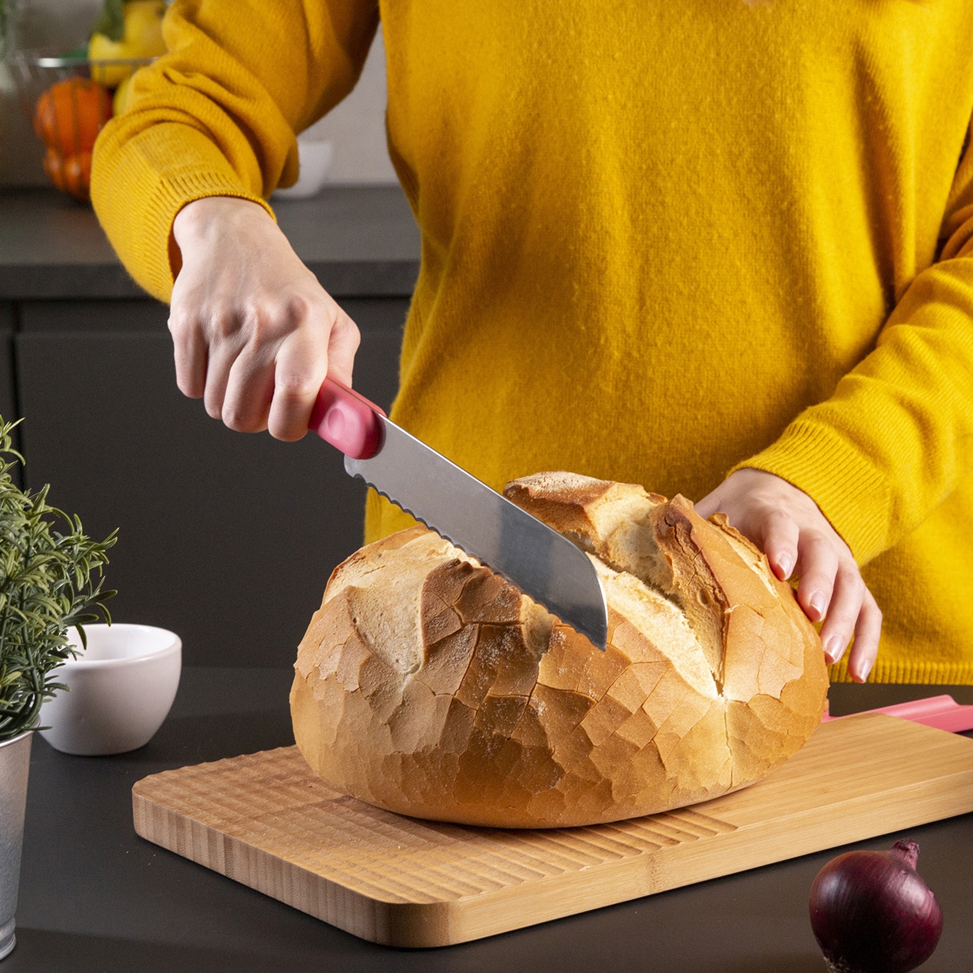 Trebonn - ARZT cutting board + bread knife