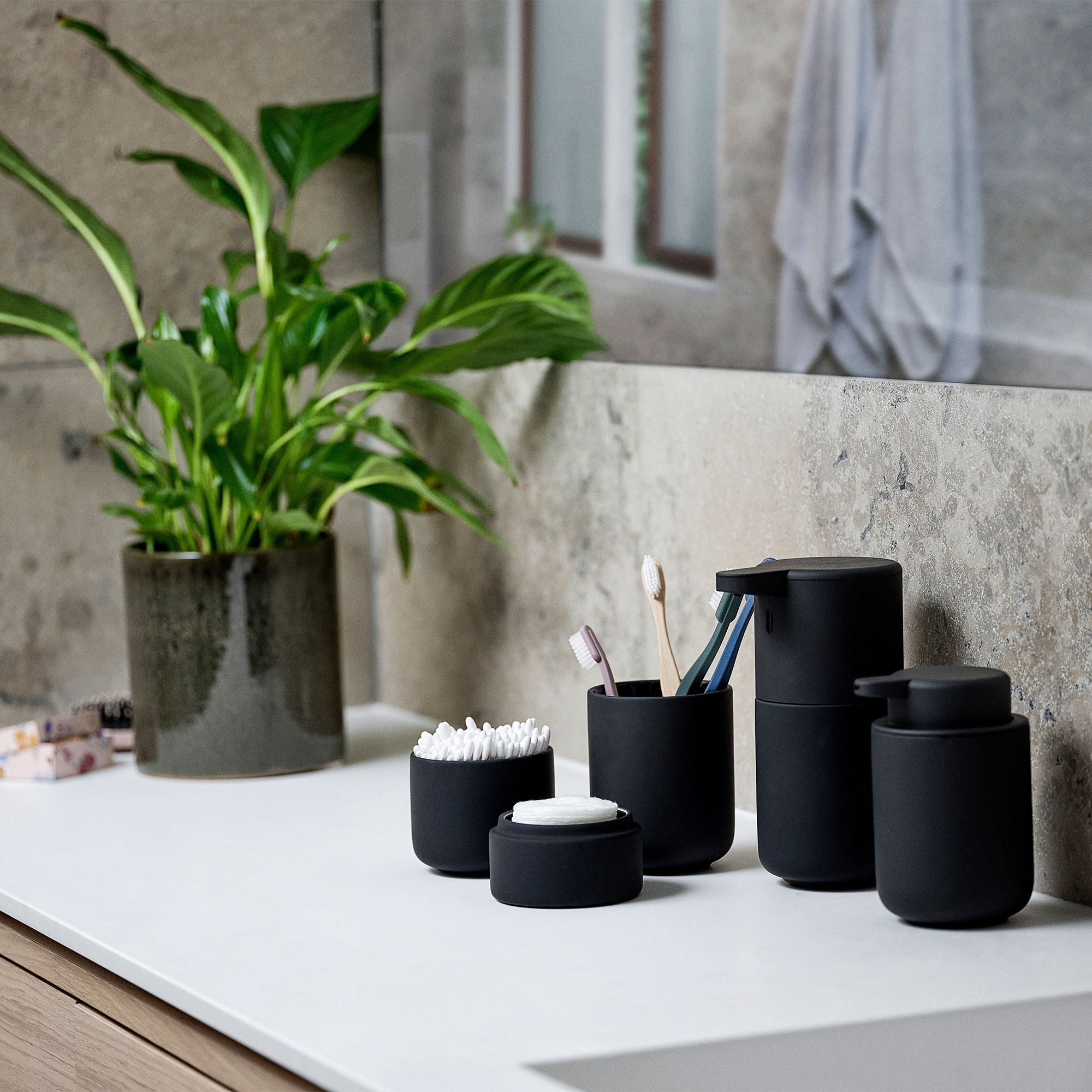 Zone - Ume Toothbrush Cup - Black