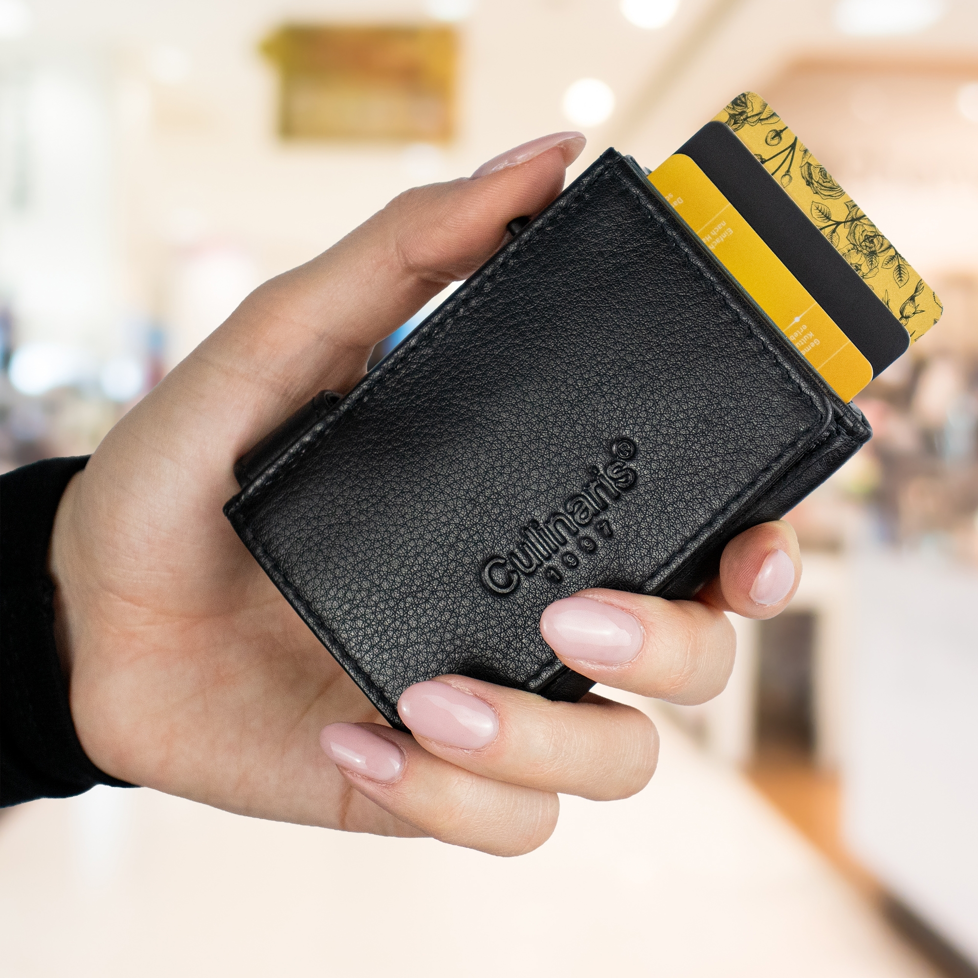 Card Case with Coin Pocket - Black | Culinaris