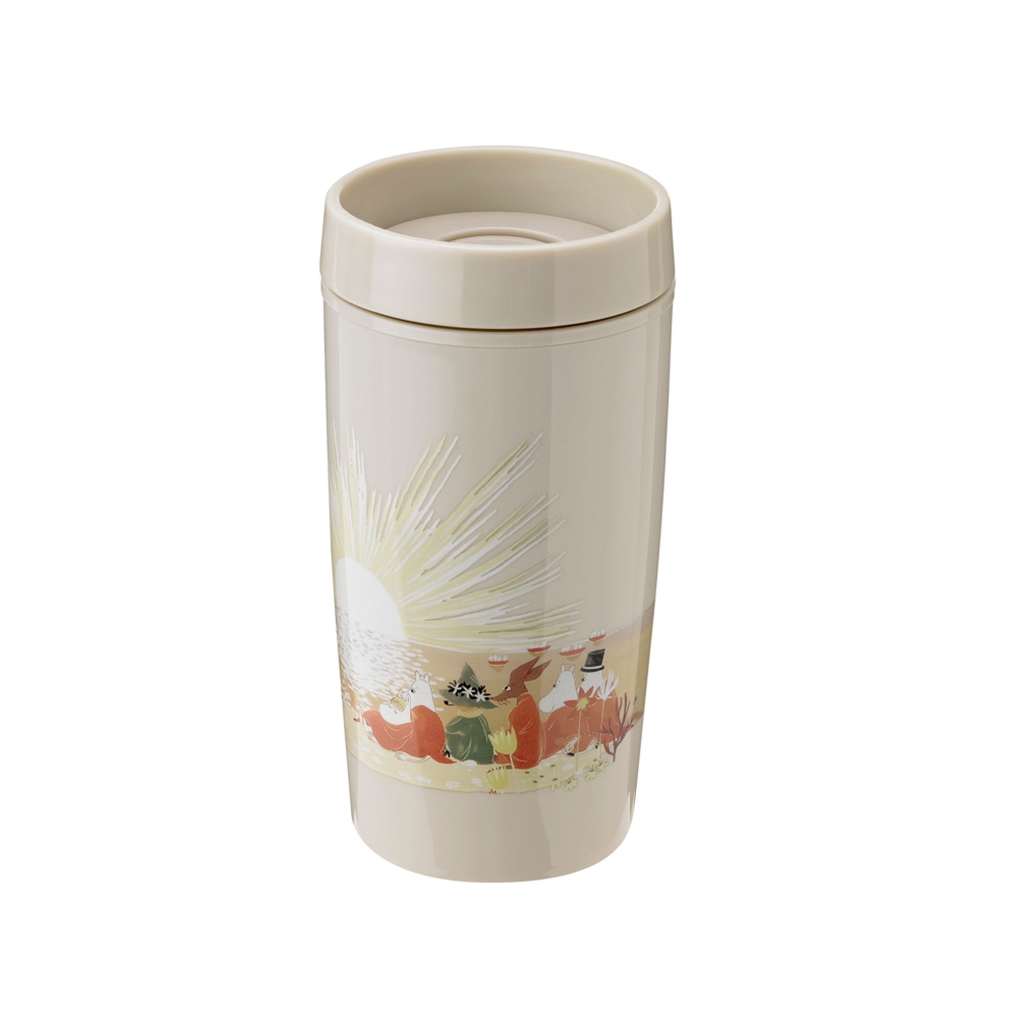 Insulated beige mug with Moomin figures on beach