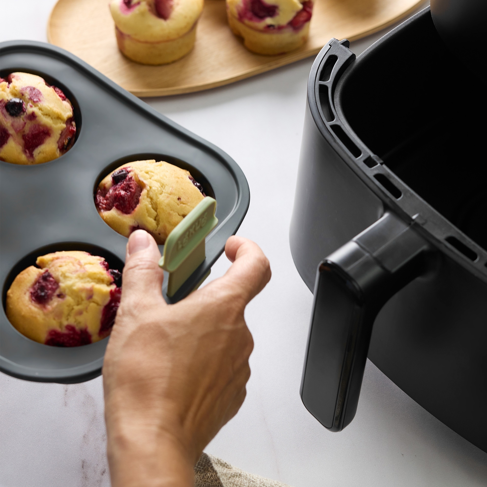 Lékué – Muffin tin for an air fryer