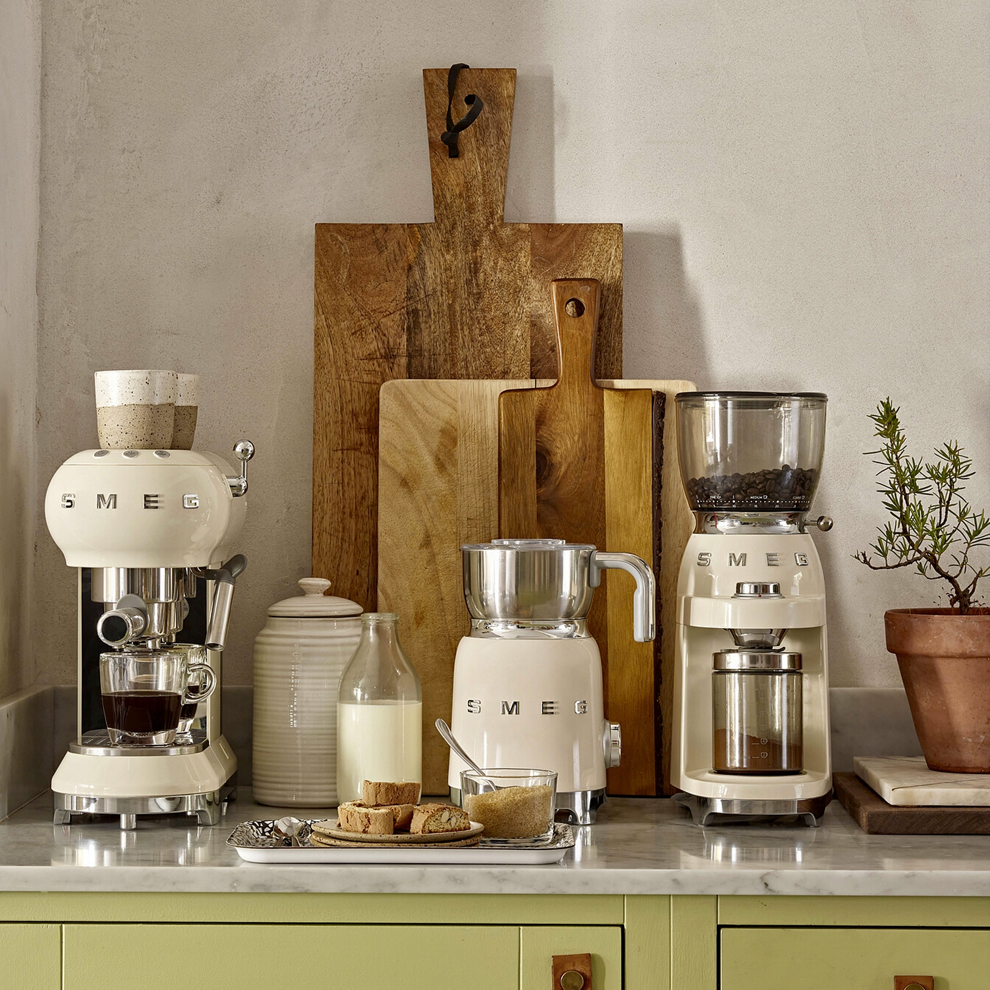 Smeg - milk frother MFF11 - style The 50 ° years - creme Smeg - milk frother MFF11 - style The 50 ° years - creme