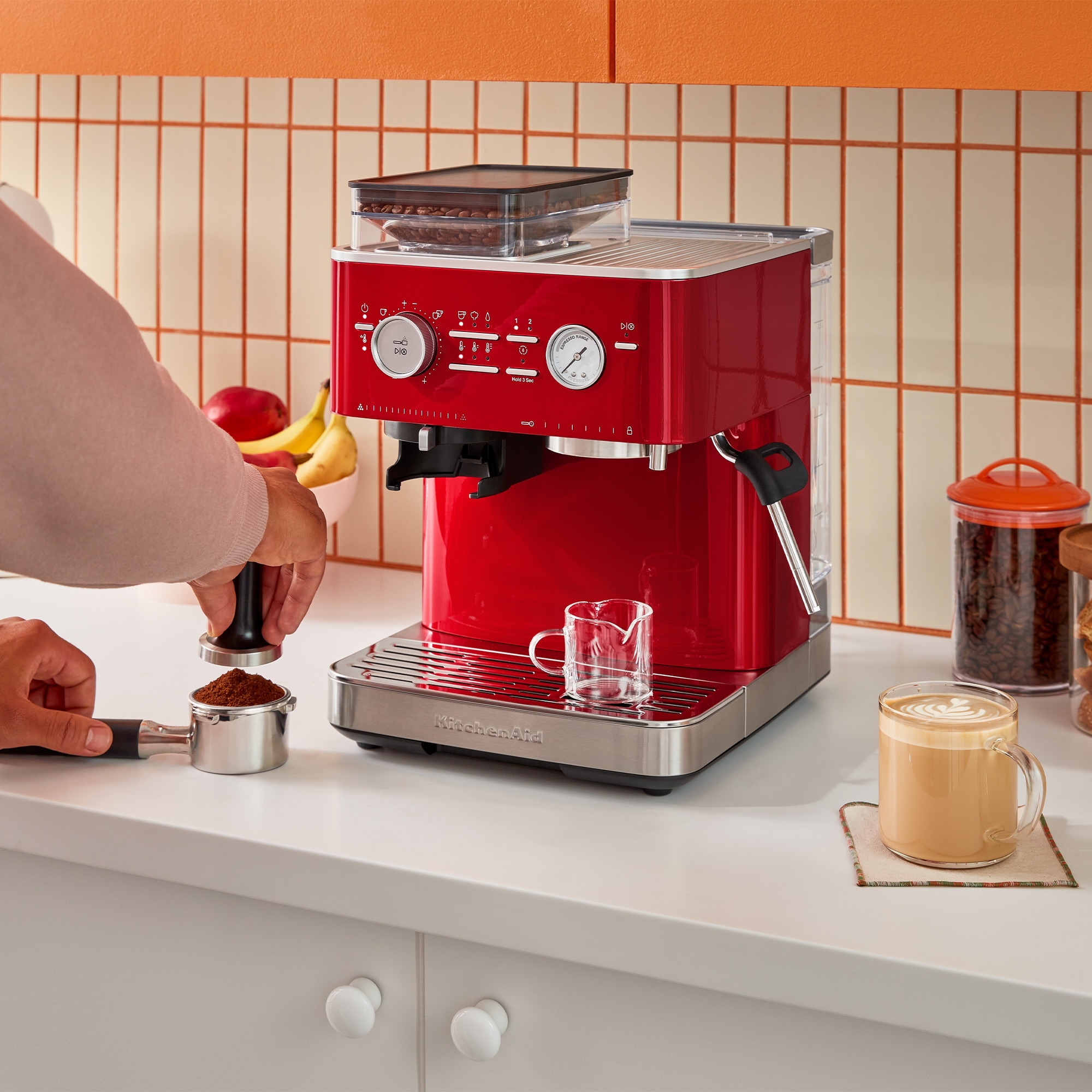 KitchenAid - Semi-automatic espresso machine with coffee grinder - candy apple KitchenAid - Semi-automatic espresso machine with coffee grinder - candy apple
