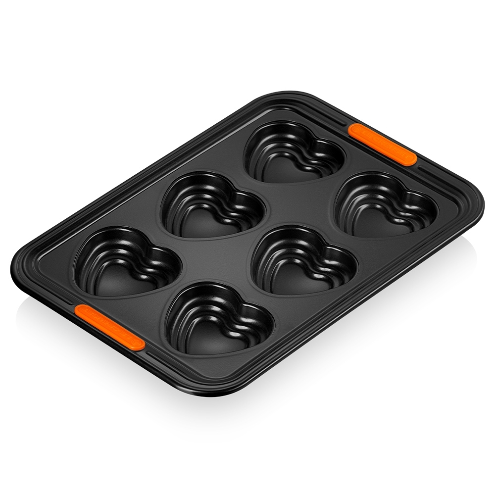 Le Creuset - 6er Herzform mit Stufen Le Creuset - 6er Herzform mit Stufen