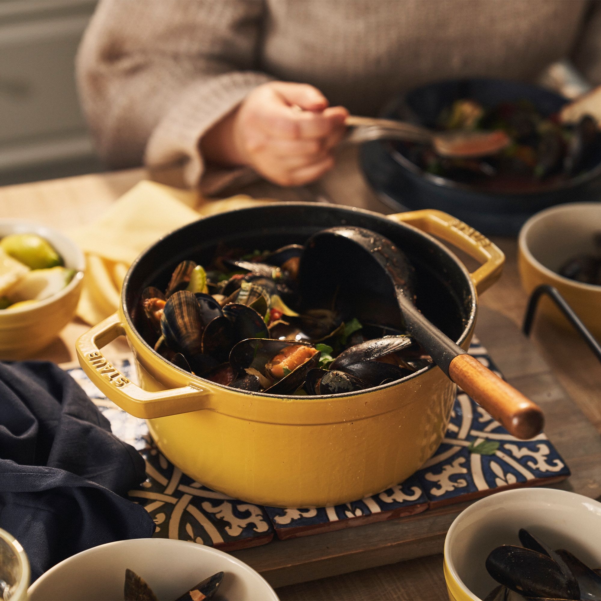 STAUB - Casserole dish | round | 26 cm | Citron