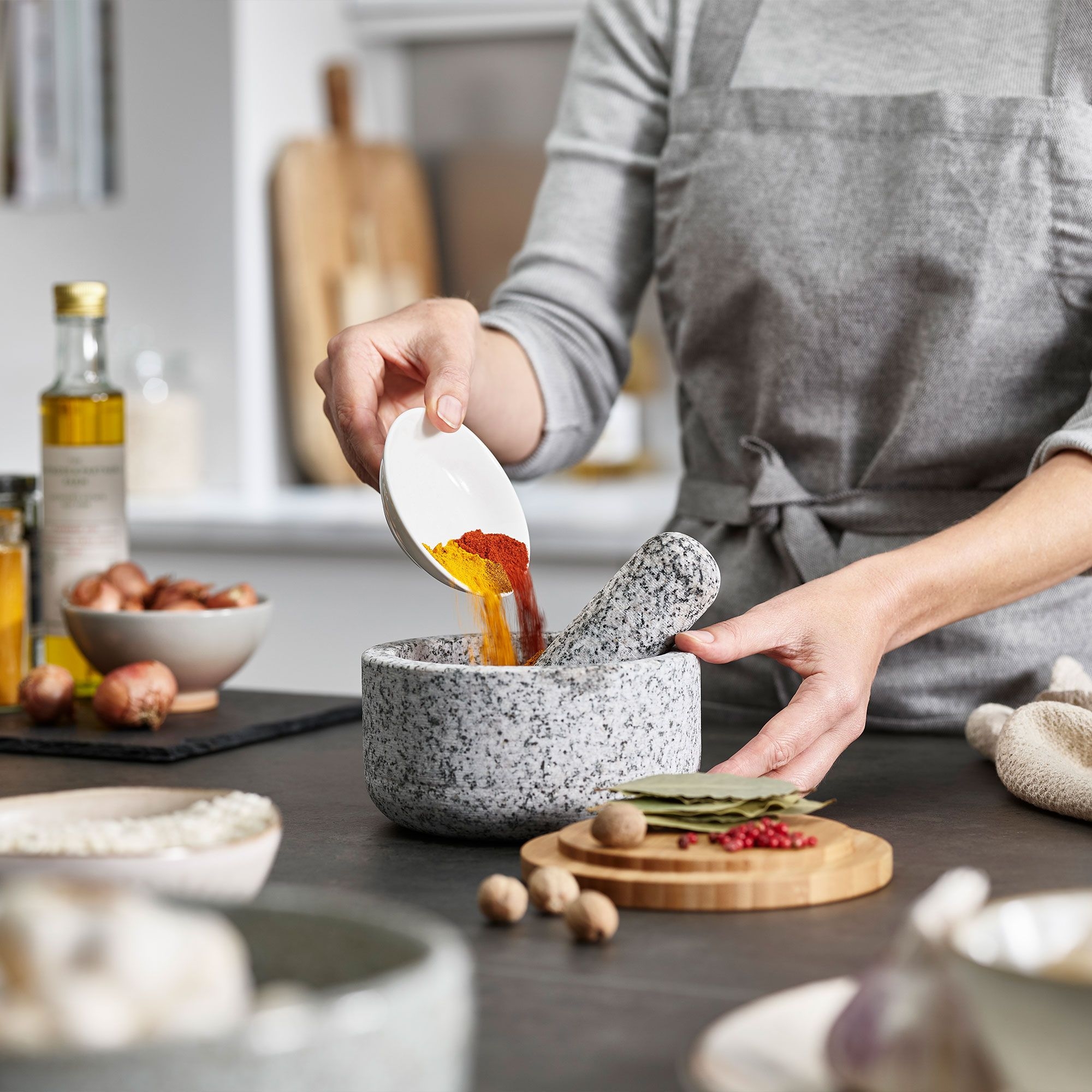 Joseph Joseph - Dash™ Pestle & Mortar with Bamboo Lid Joseph Joseph - Dash™ Pestle & Mortar with Bamboo Lid