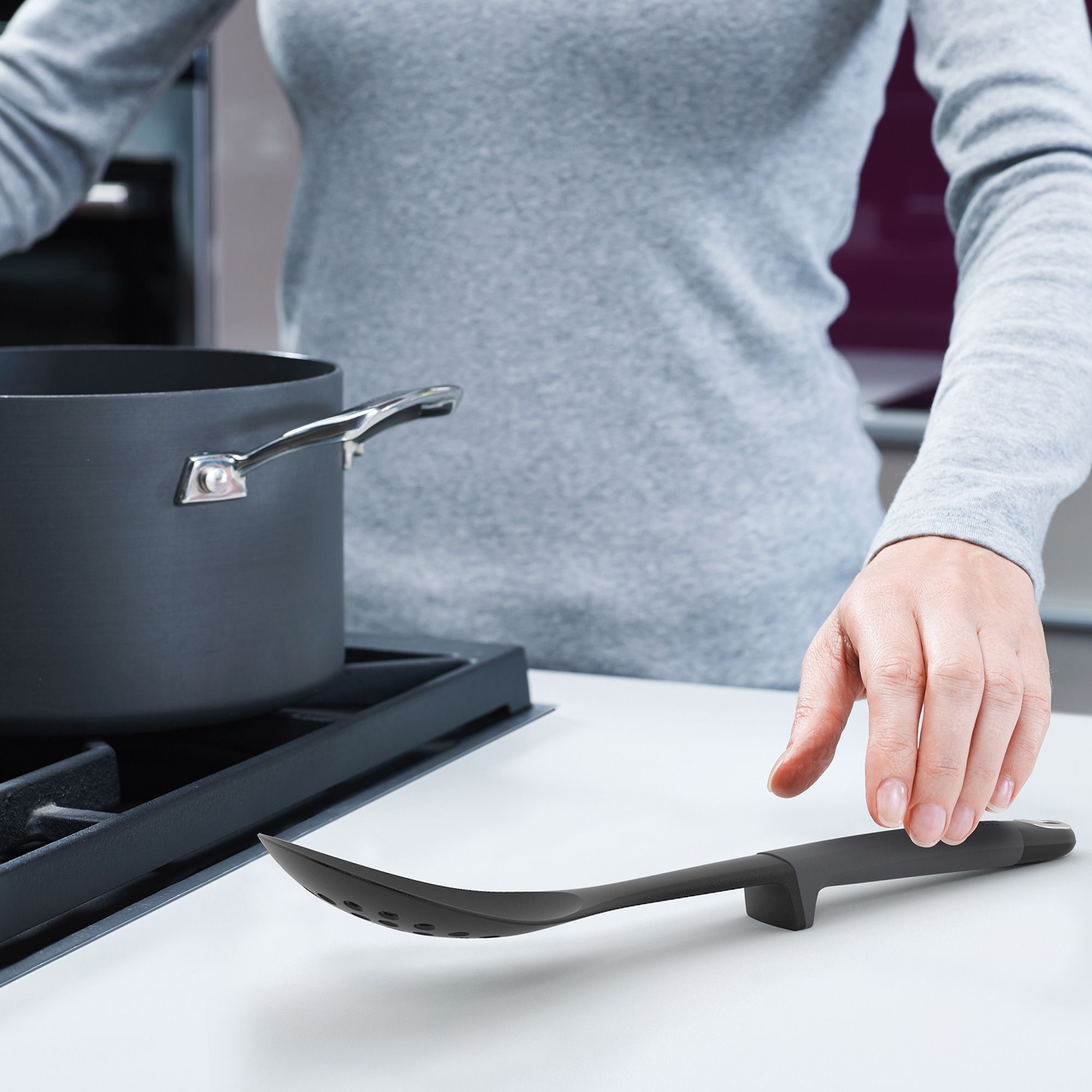 Joseph Joseph - Elevate™ 6-piece Grey Utensils Carousel Set with Tongs Joseph Joseph - Elevate™ 6-piece Grey Utensils Carousel Set with Tongs