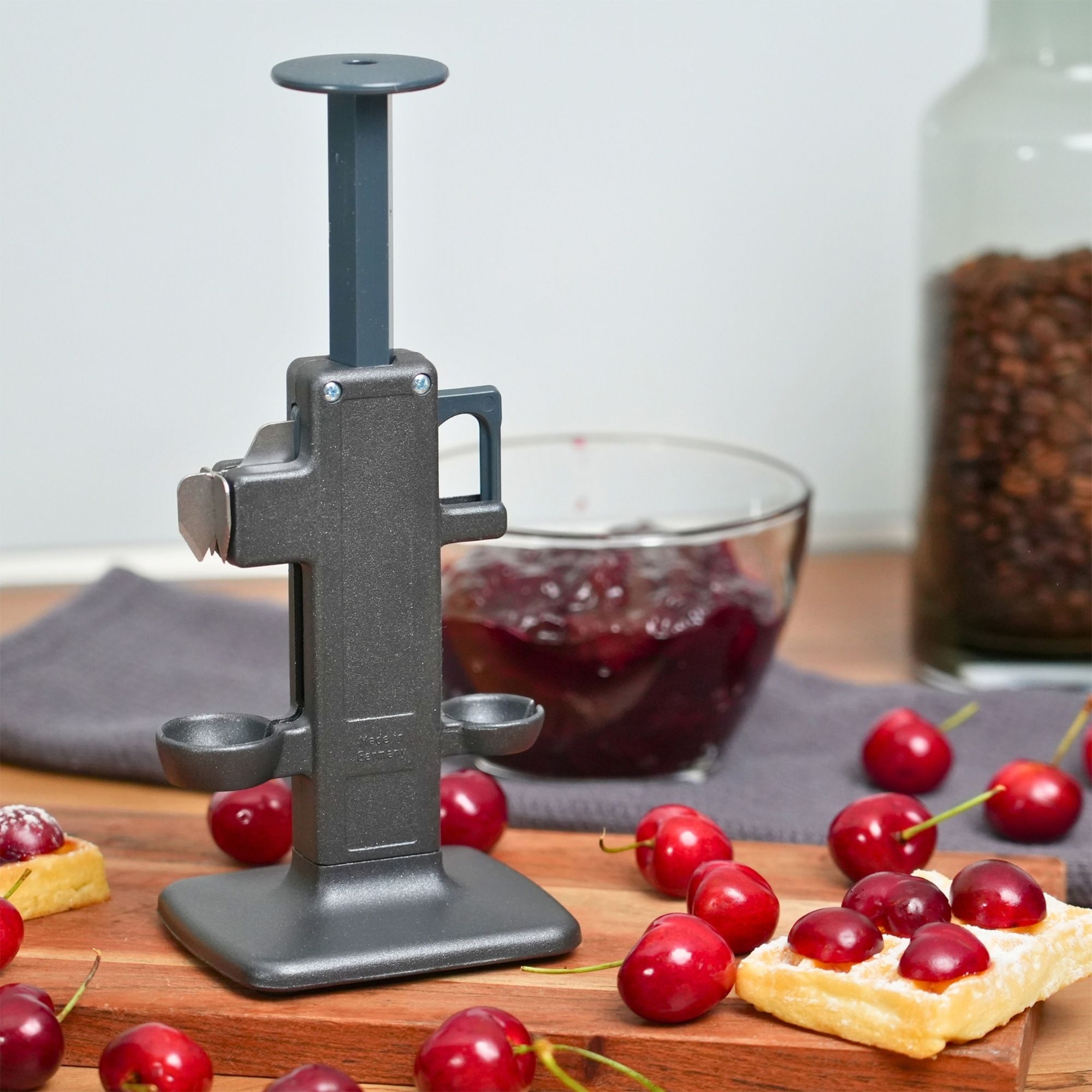 Westmark - Cherry and plum stoner »Steinex-Combi« Black Edition