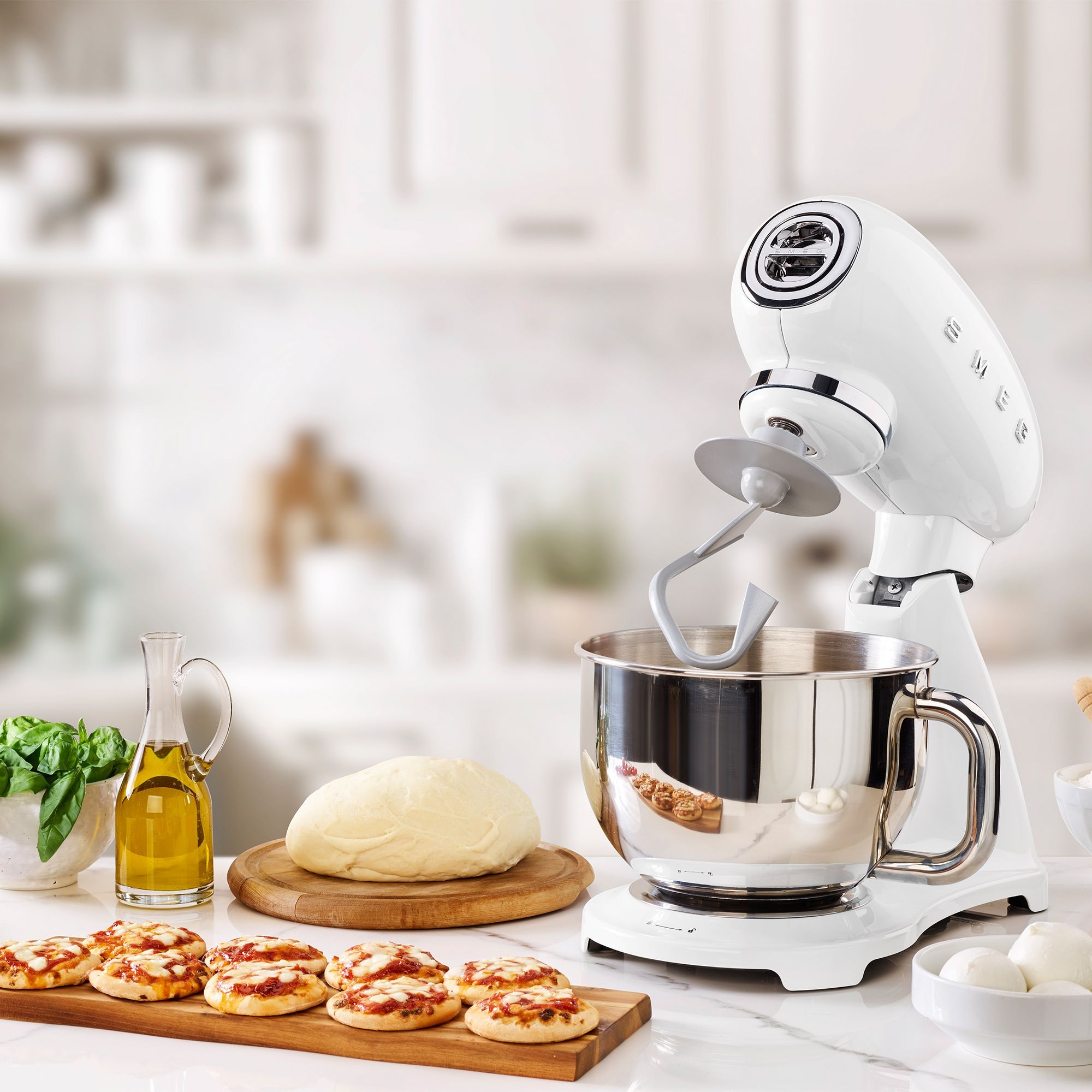 Smeg - Küchenmaschine SMF03 - Full-Color - Weiß Smeg - Küchenmaschine SMF03 - Full-Color - Weiß