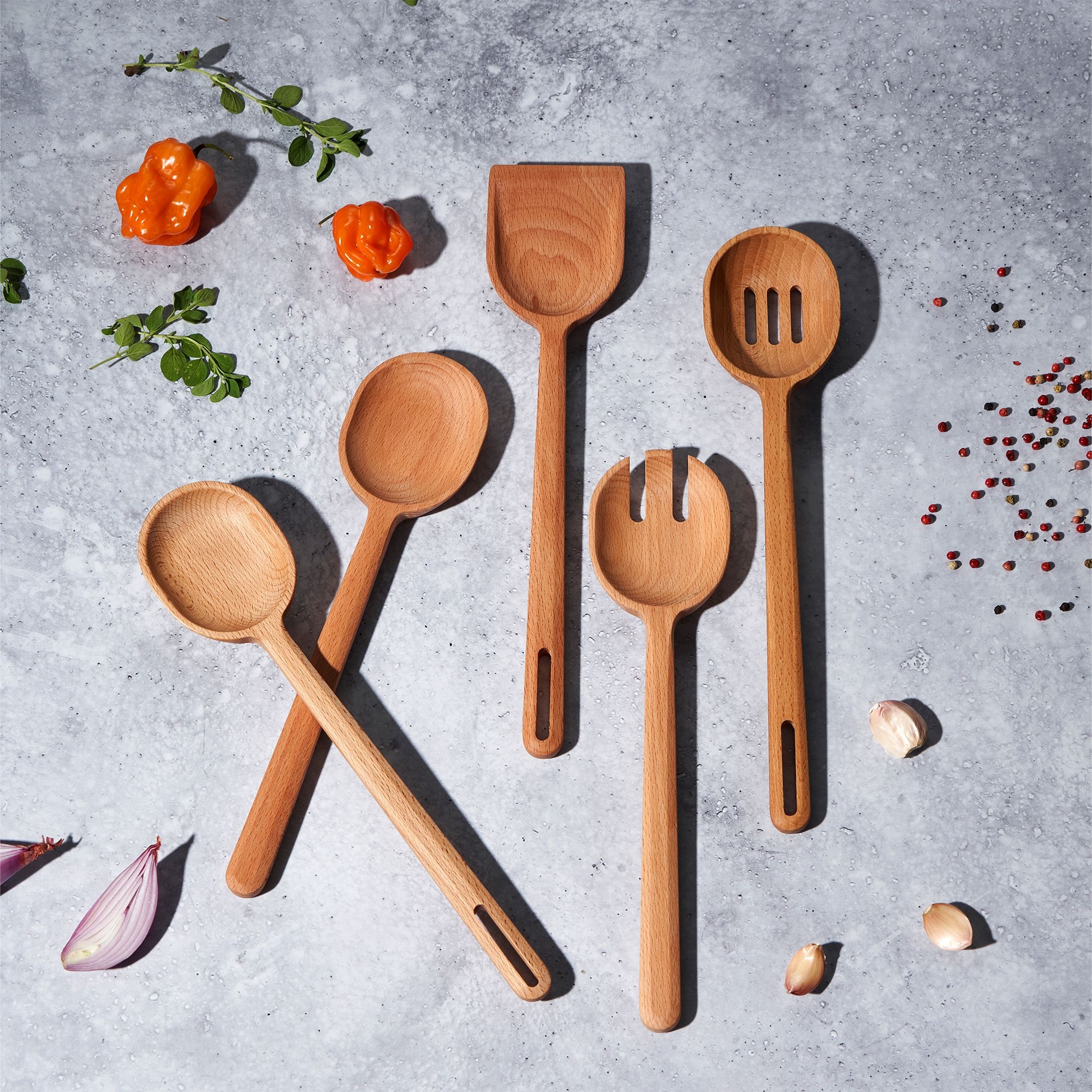 Le Creuset - Signature Serving spoon, Beechwood | 30 cm