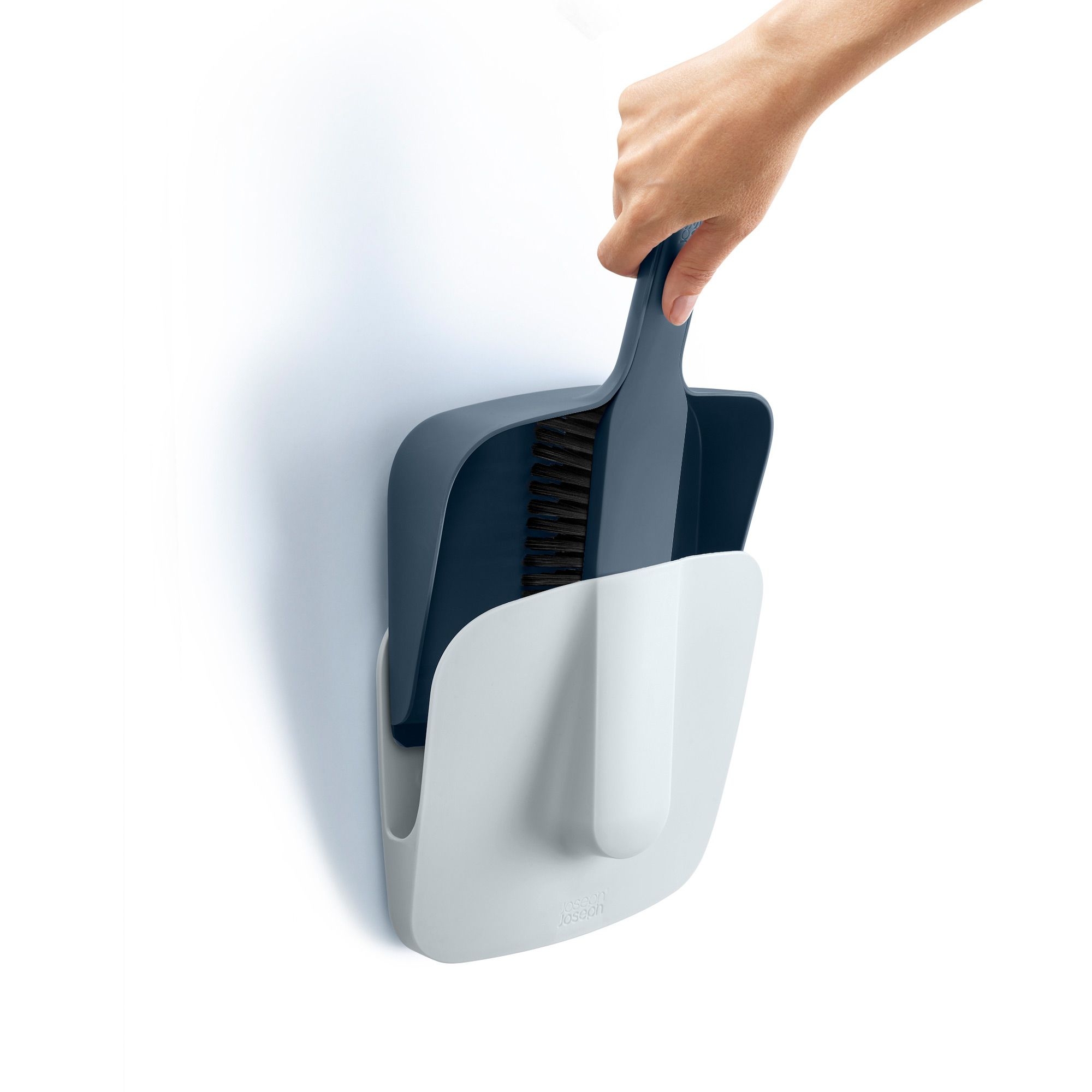 Joseph Joseph - dustpan & hand brush with wall bracket CleanStore - blue Joseph Joseph - dustpan & hand brush with wall bracket CleanStore - blue
