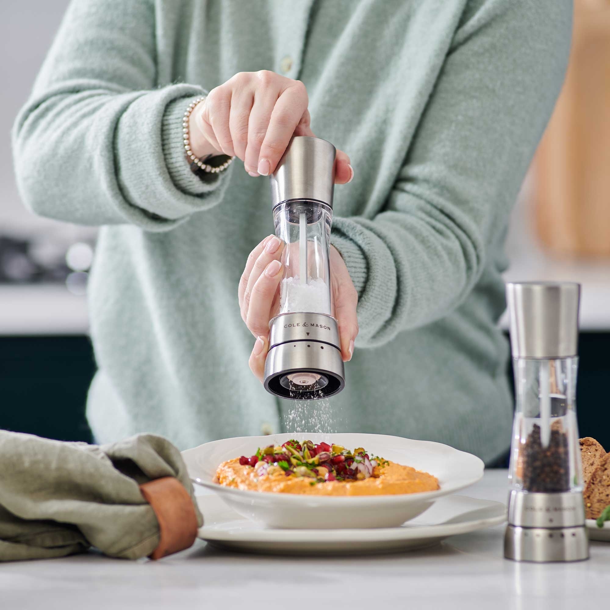 COLE & MASON - Derwent Pepper and Salt Mill Set | Stainless steel