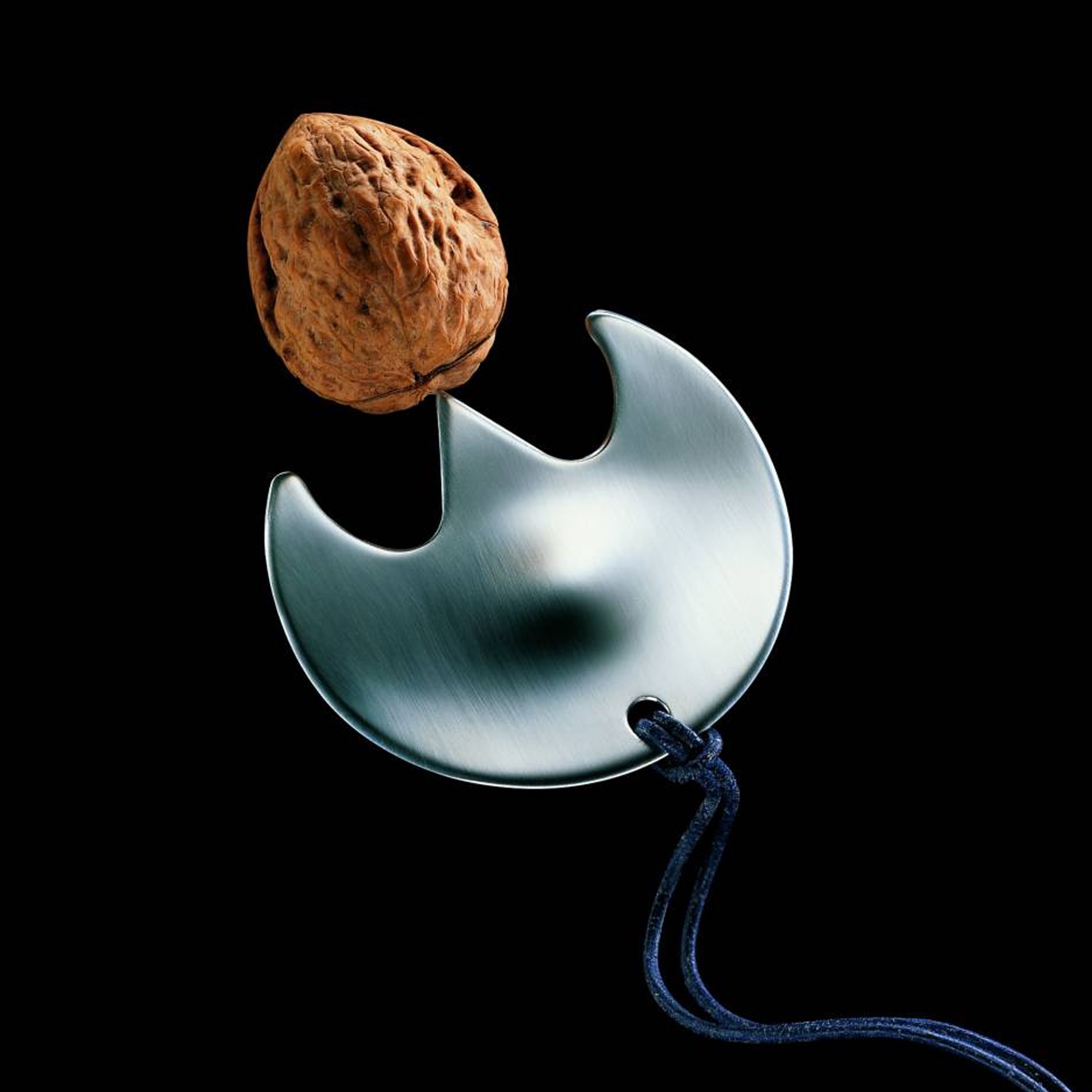 mono PICO - Walnut opener 7 cm mono PICO - Walnut opener 7 cm