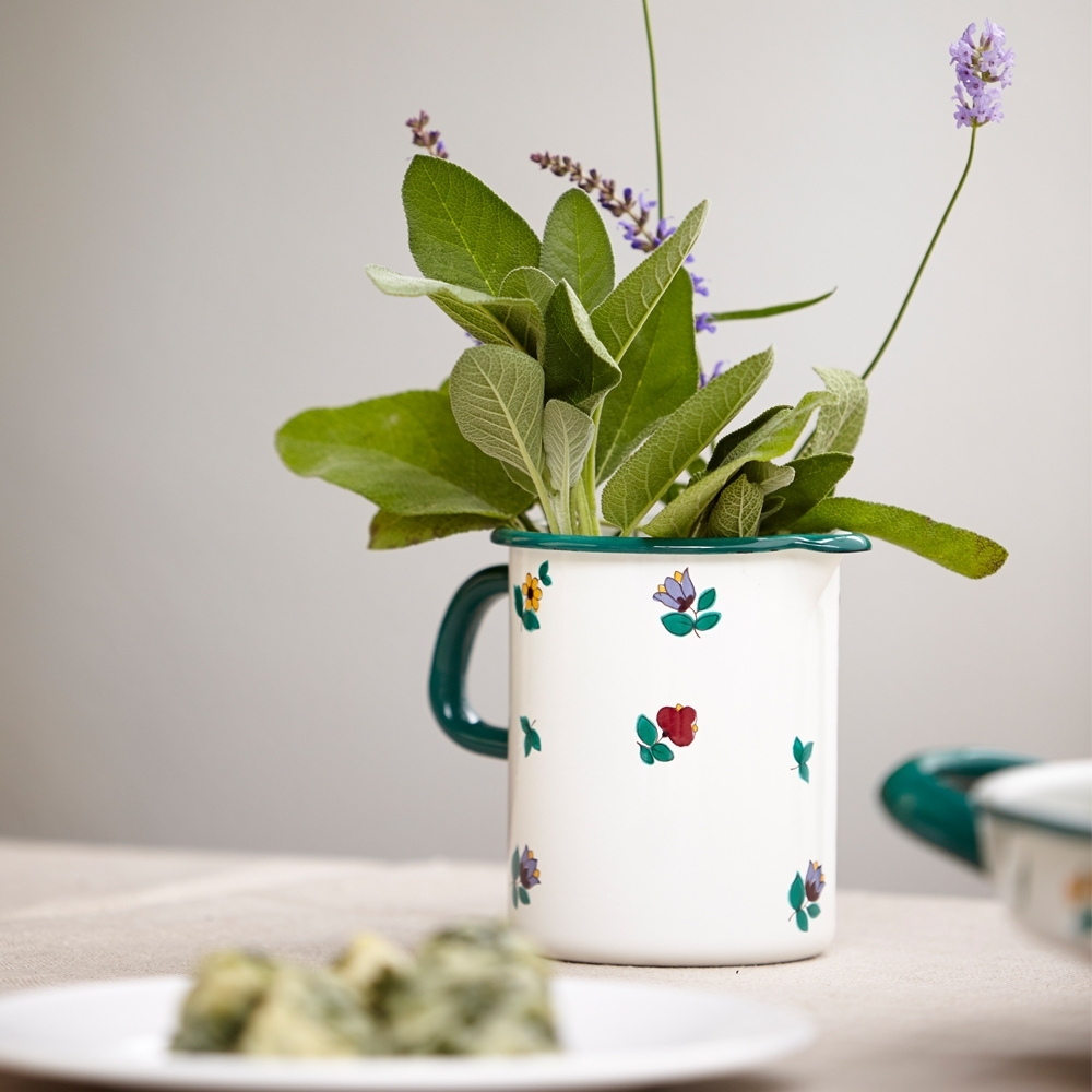 Riess COUNTRY - Gmundner scattered flowers - Beaked pot Riess COUNTRY - Gmundner scattered flowers - Beaked pot