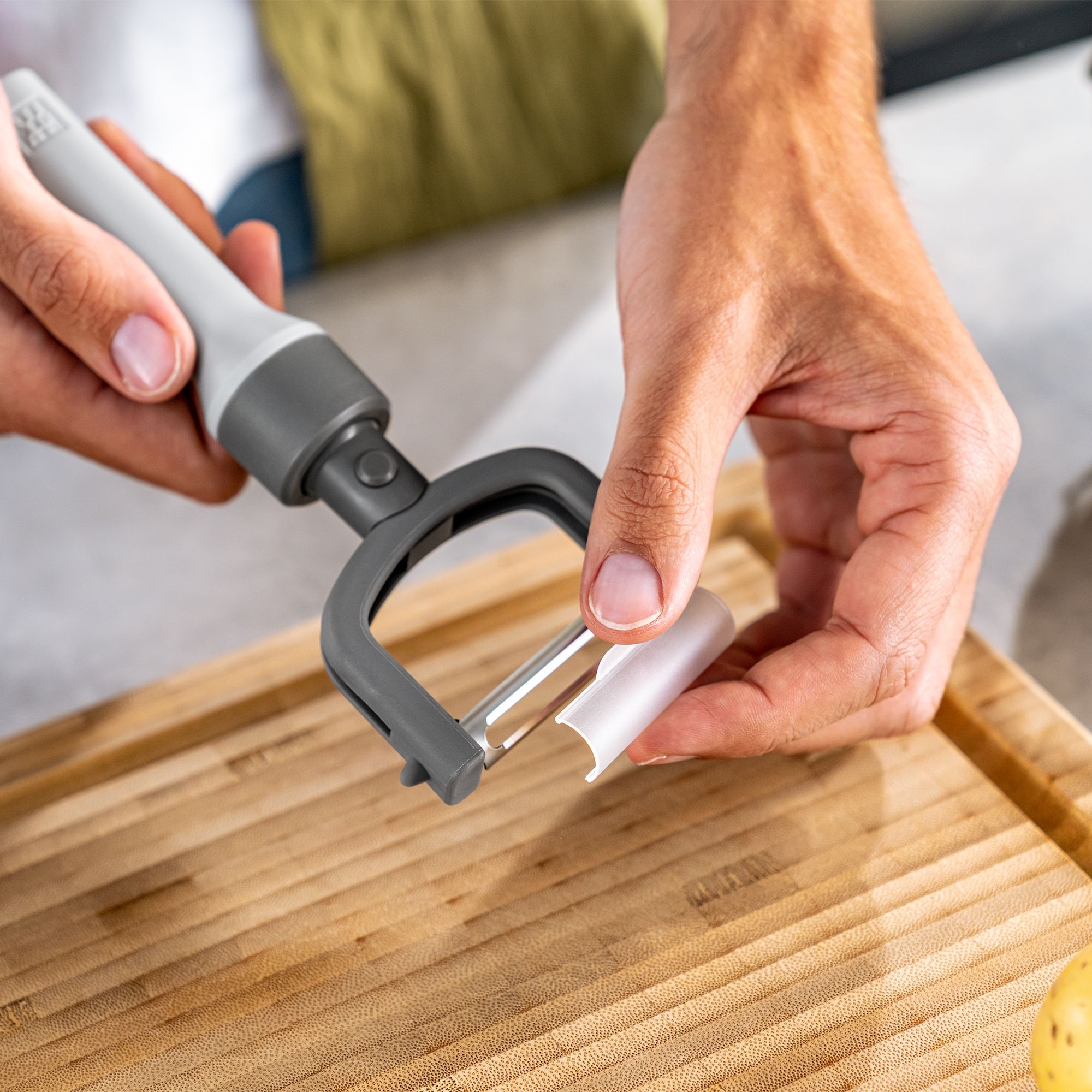 ZWILLING - 2-in-1 Peeler | Z-Cut | Grey