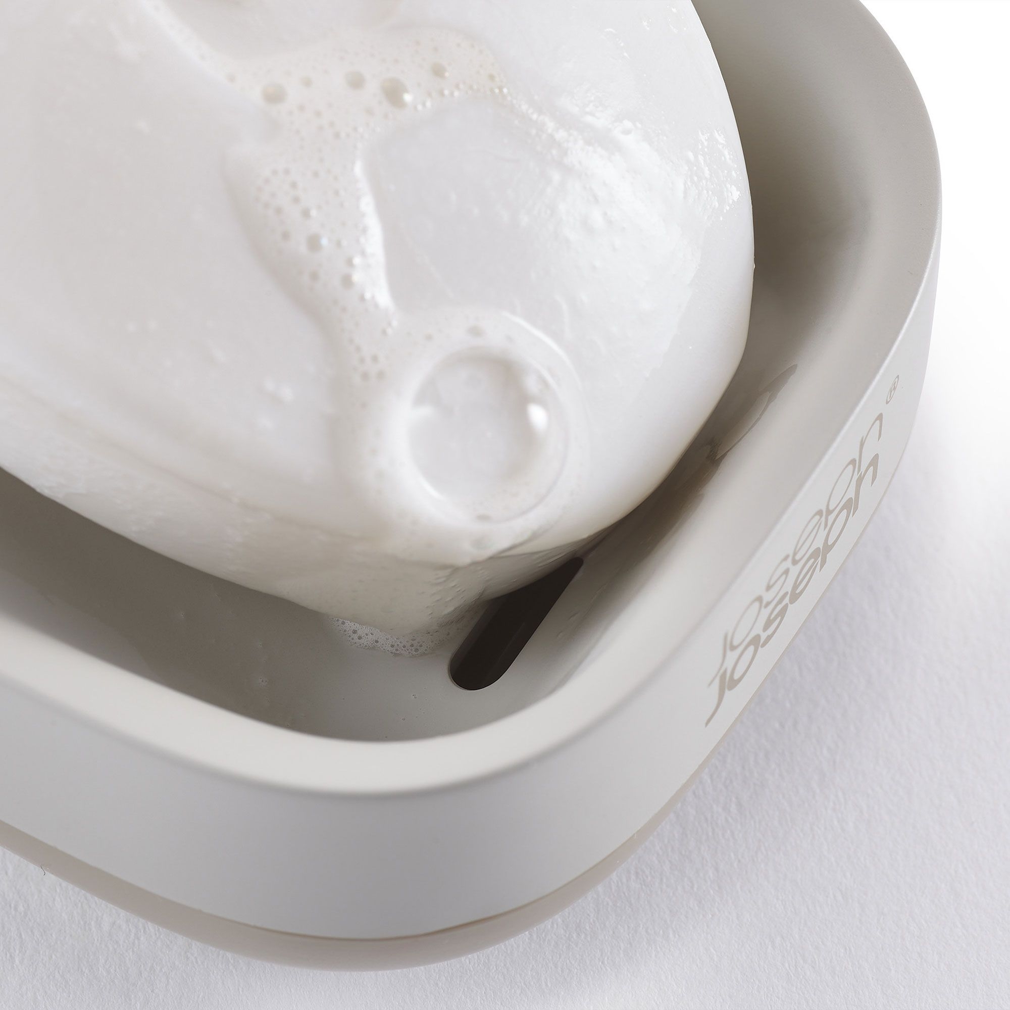 Joseph Joseph - Slim™ compact soap dish - ecru