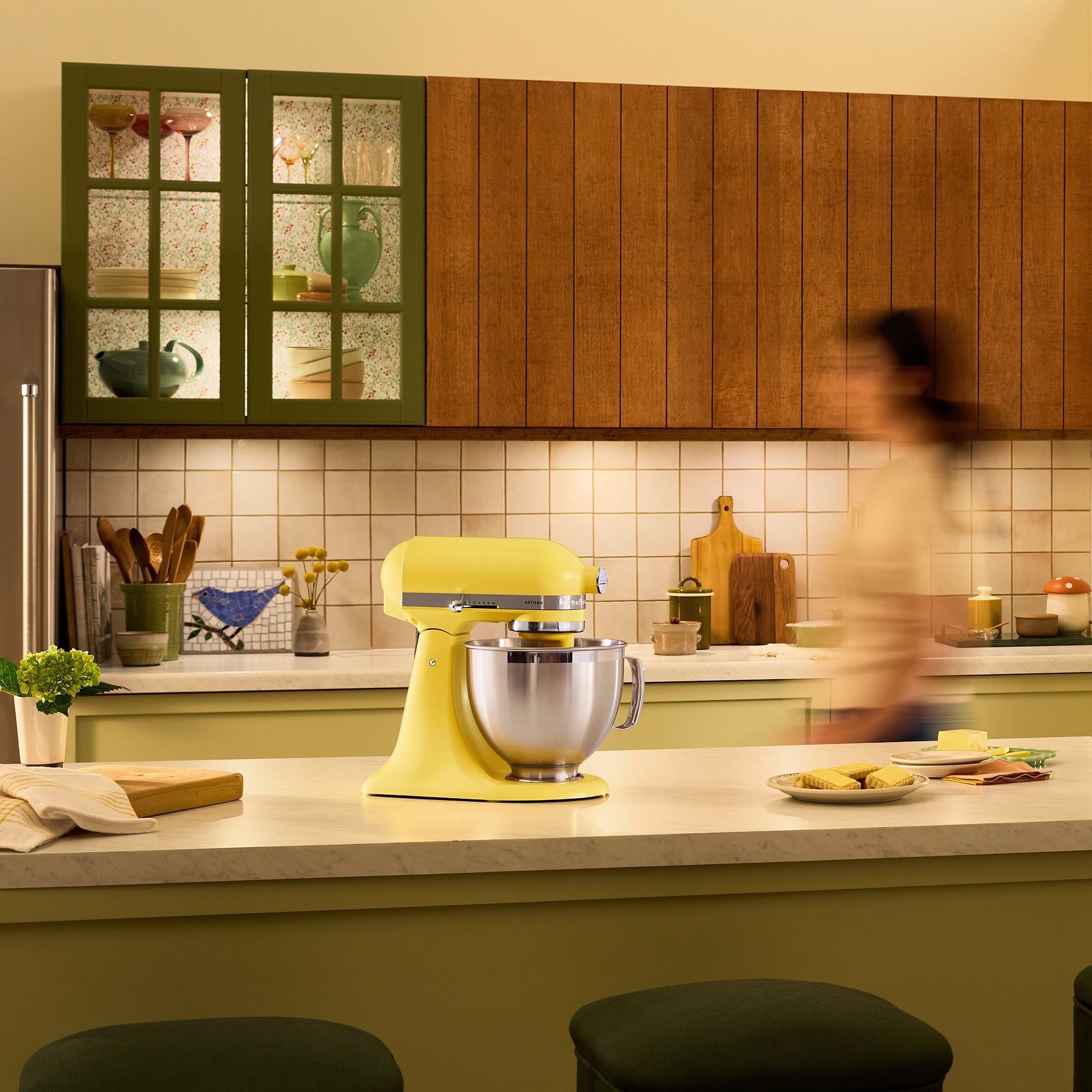 KitchenAid - Artisan Stand Mixer 5KSM195PS - Butter KitchenAid - Artisan Stand Mixer 5KSM195PS - Butter