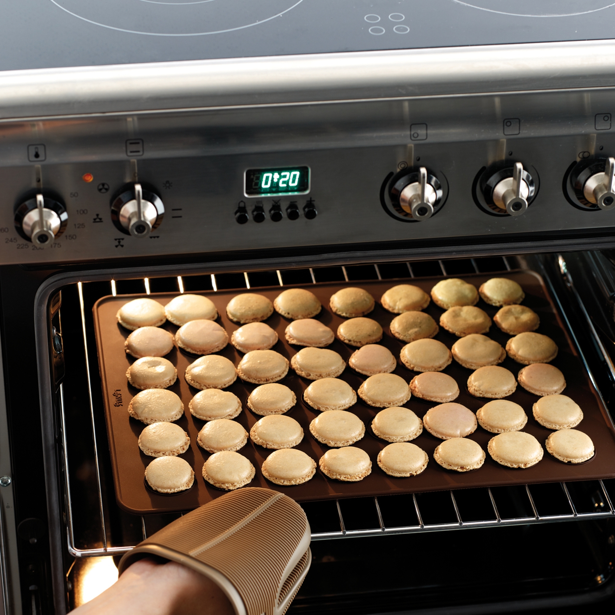 Lékué - Silicone macaron baking pan, 40 cm Lékué - Silicone macaron baking pan, 40 cm