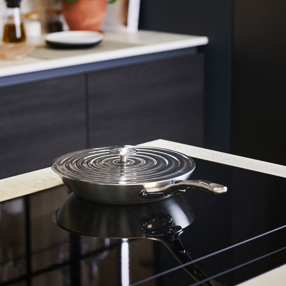 de Buyer - Universal stainless steel lid Ø 28 cm - Ø 32 cm de Buyer - Universal stainless steel lid Ø 28 cm - Ø 32 cm