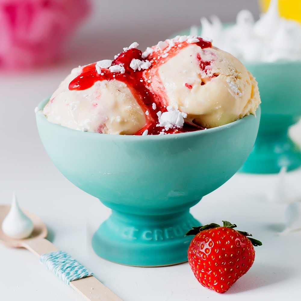 Le Creuset - Dessert cup with foot