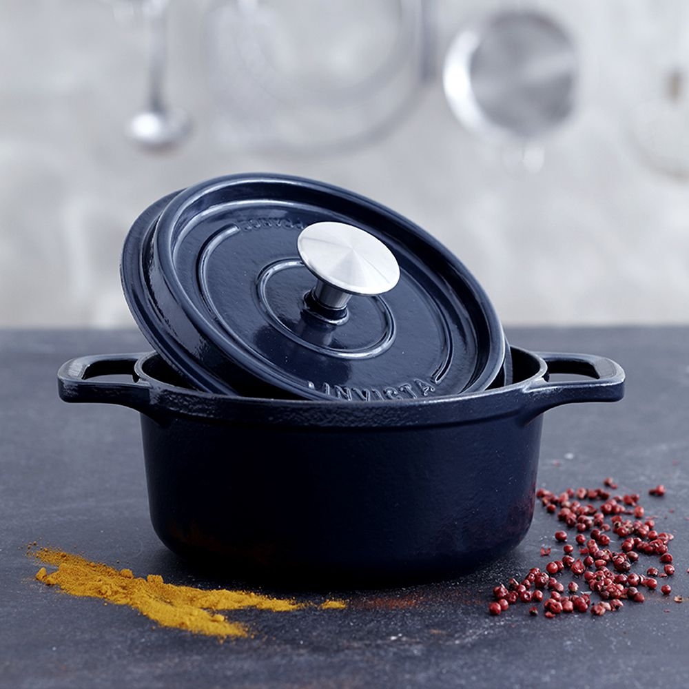 Invicta - Round Casserole - Cast Iron black