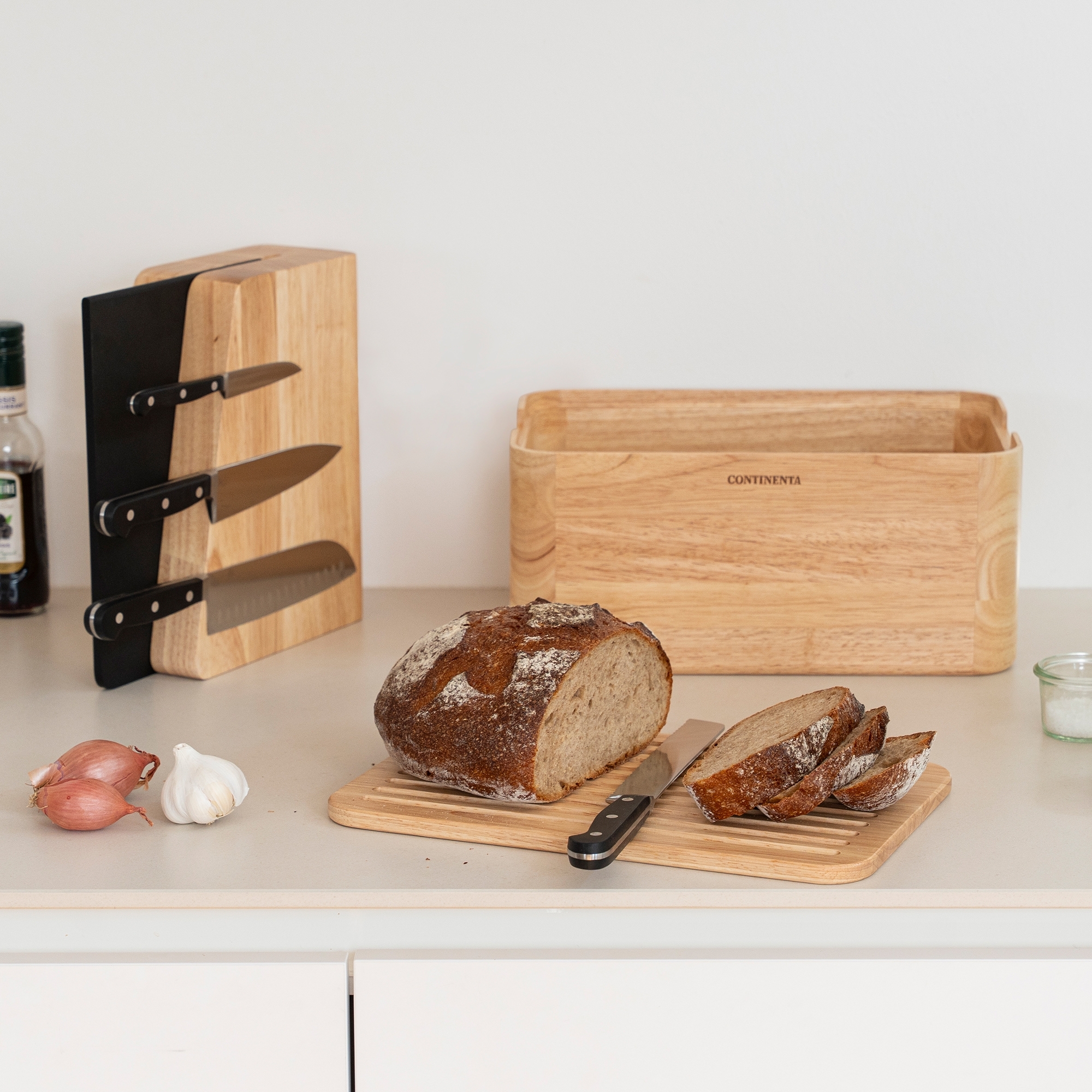 Continenta - Bread Box, 36 x 23 x 16 cm, Rubberwood
