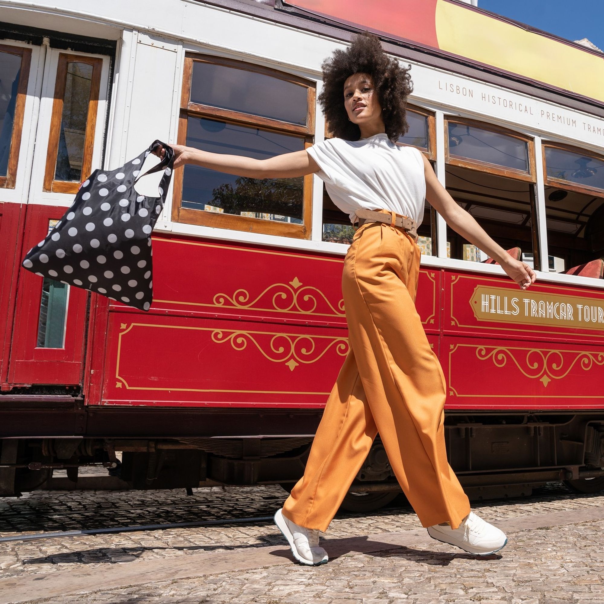 reisenthel - mini maxi shopper - dots white reisenthel - mini maxi shopper - dots white