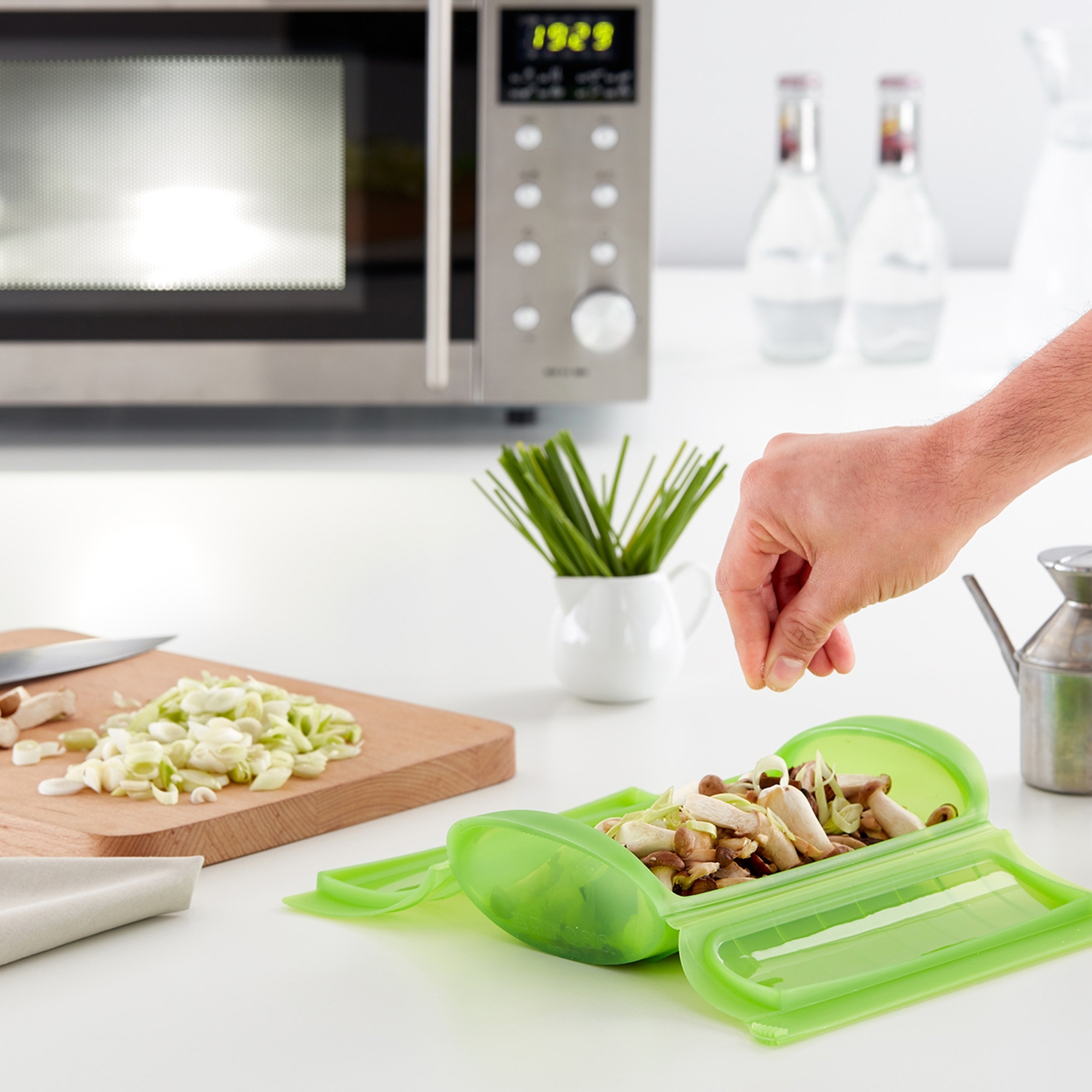 Lékué - MW steamer with shelf, 1-2 portions, green
