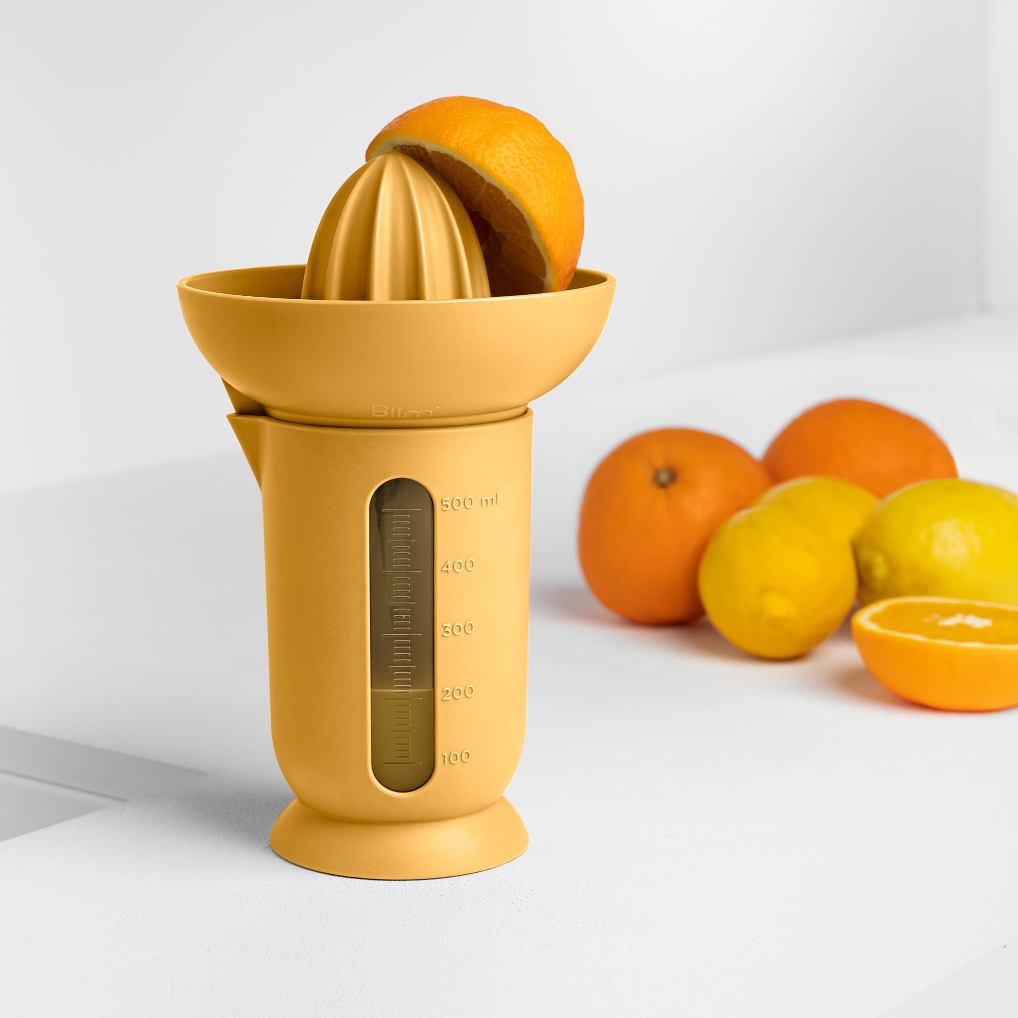 BlimPlus - Lemon squeezer UFO with measuring cup QB-S