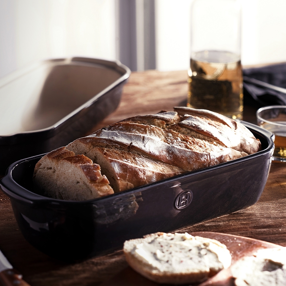 Emile Henry country bread lid Fusain for loaves