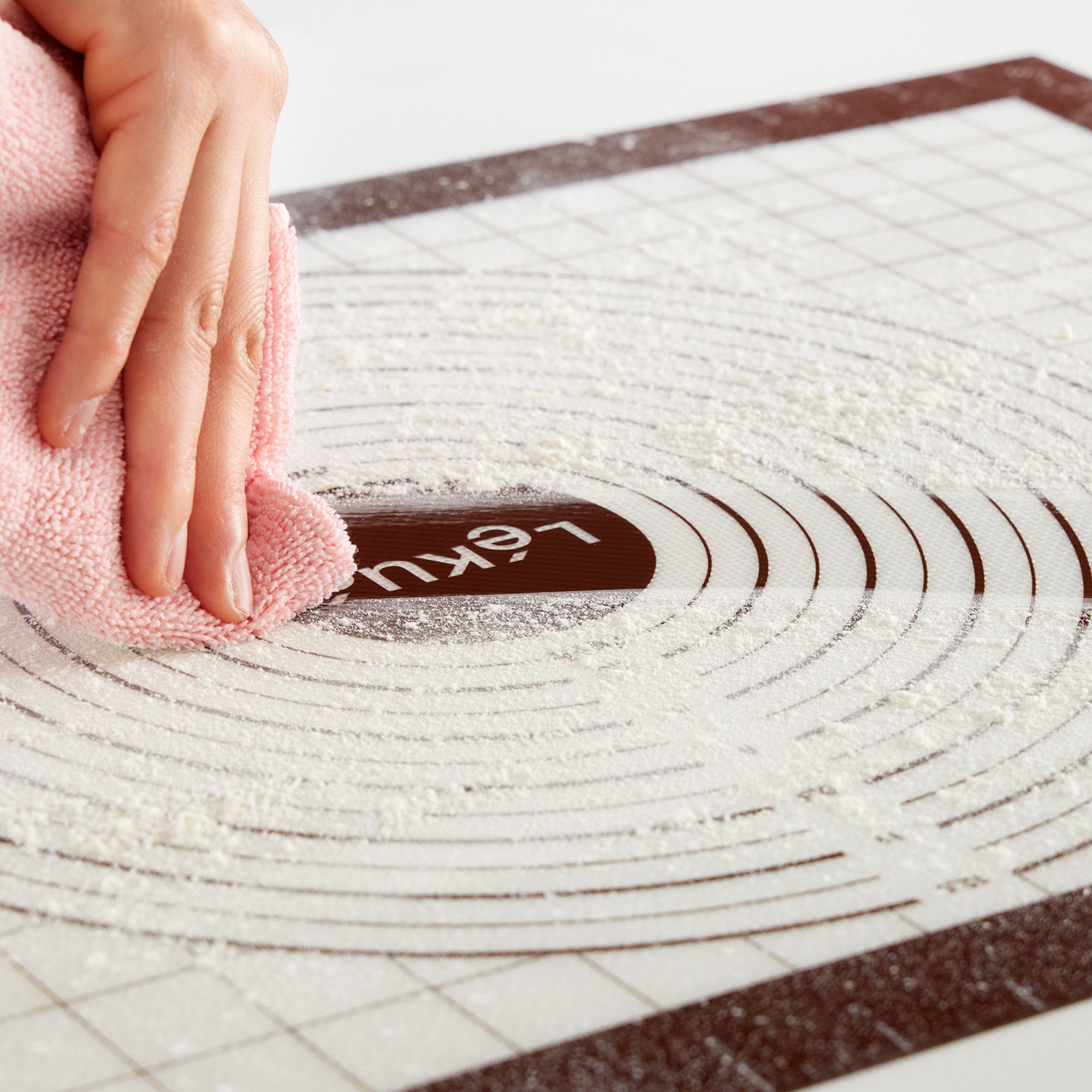 Lékué - Non-stick Pastry Mat - brown 60 x 40 cm