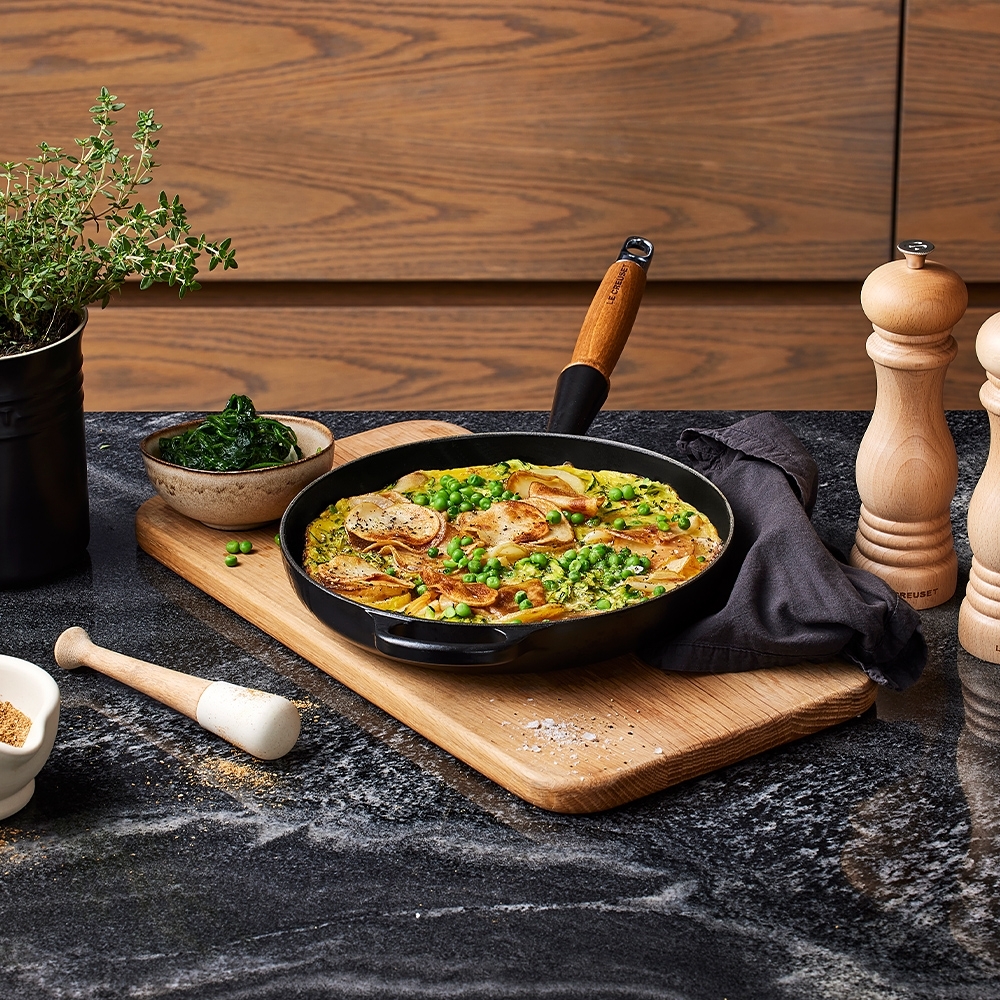 Le Creuset - Frying Pan with Wooden Handle