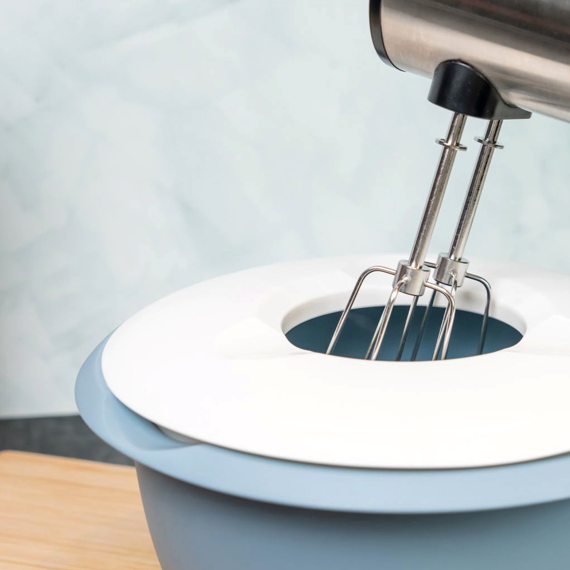 Westmark - Mixing bowl with two-part lid 3.5 l - Blue/White