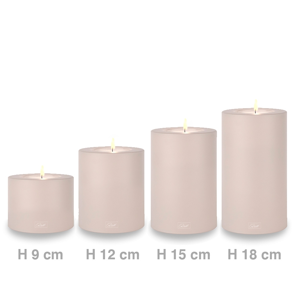 Qult Farluce Trend Taupe ø 10 cm • Theelichthouder in kaarsvorm • Kaars • Kunststof kaars in kaarslook • Theelichtinzet • incl. theelichtje (hoogte 18 cm Qult Farluce Trend Taupe ø 10 cm • Theelichthouder in kaarsvorm • Kaars • Kunststof kaars in kaarslook • Theelichtinzet • incl. theelichtje (hoogte 18 cm