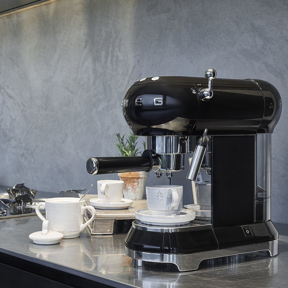 Smeg - espresso coffee machine - design line style The 50 ° years Smeg - espresso coffee machine - design line style The 50 ° years
