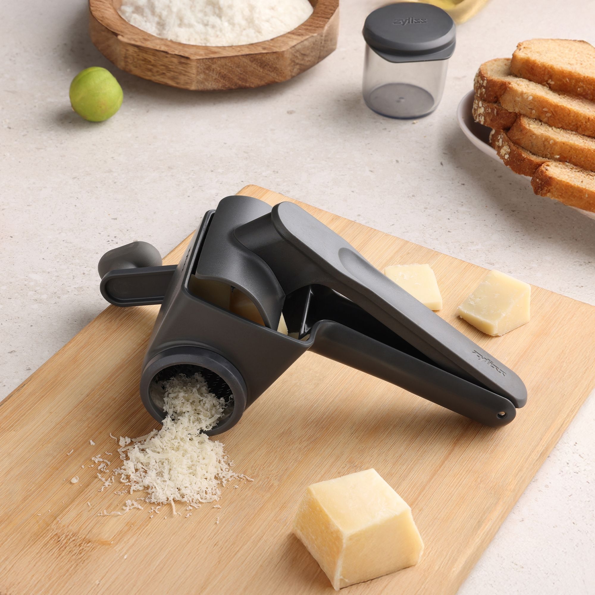 Zyliss - Professional Cheese Grater Set