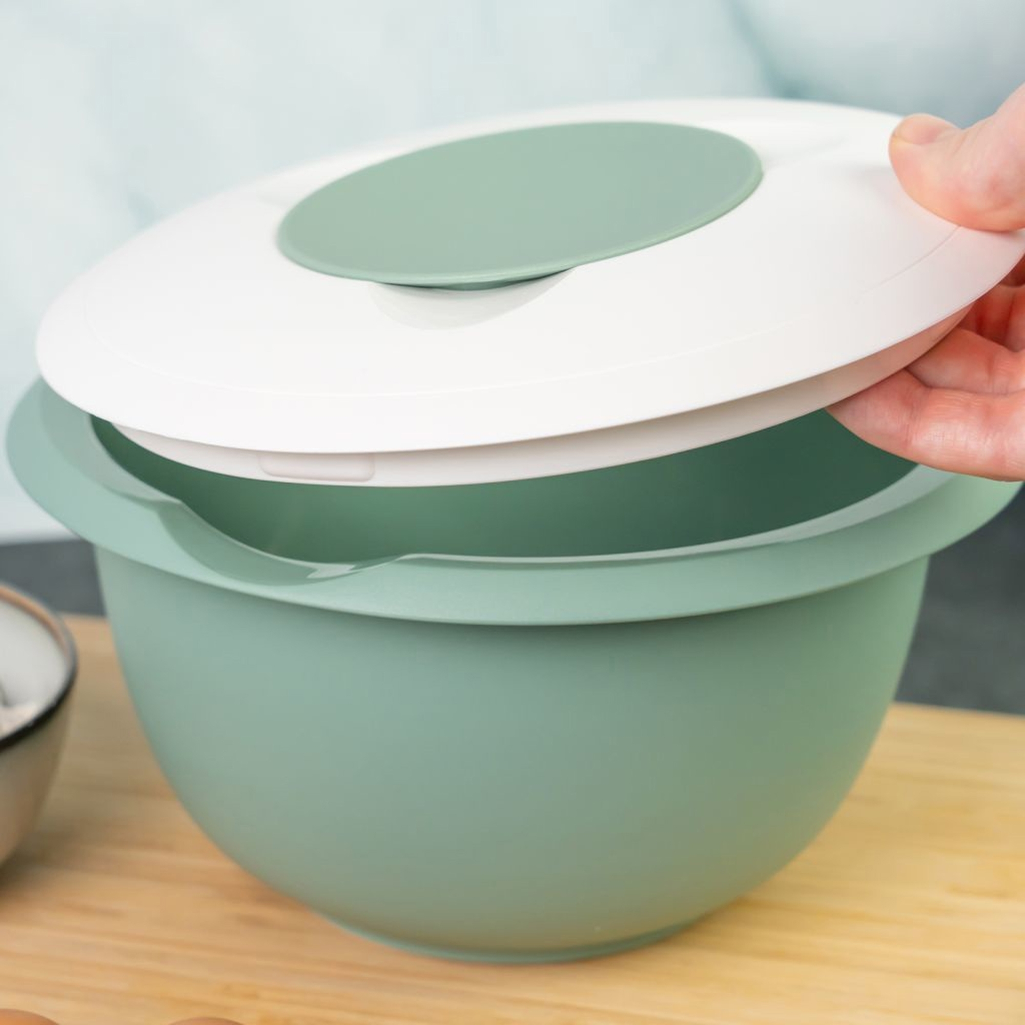Westmark - Mixing Bowl with Two-Part Lid - 2,5 L - Mint Green/White