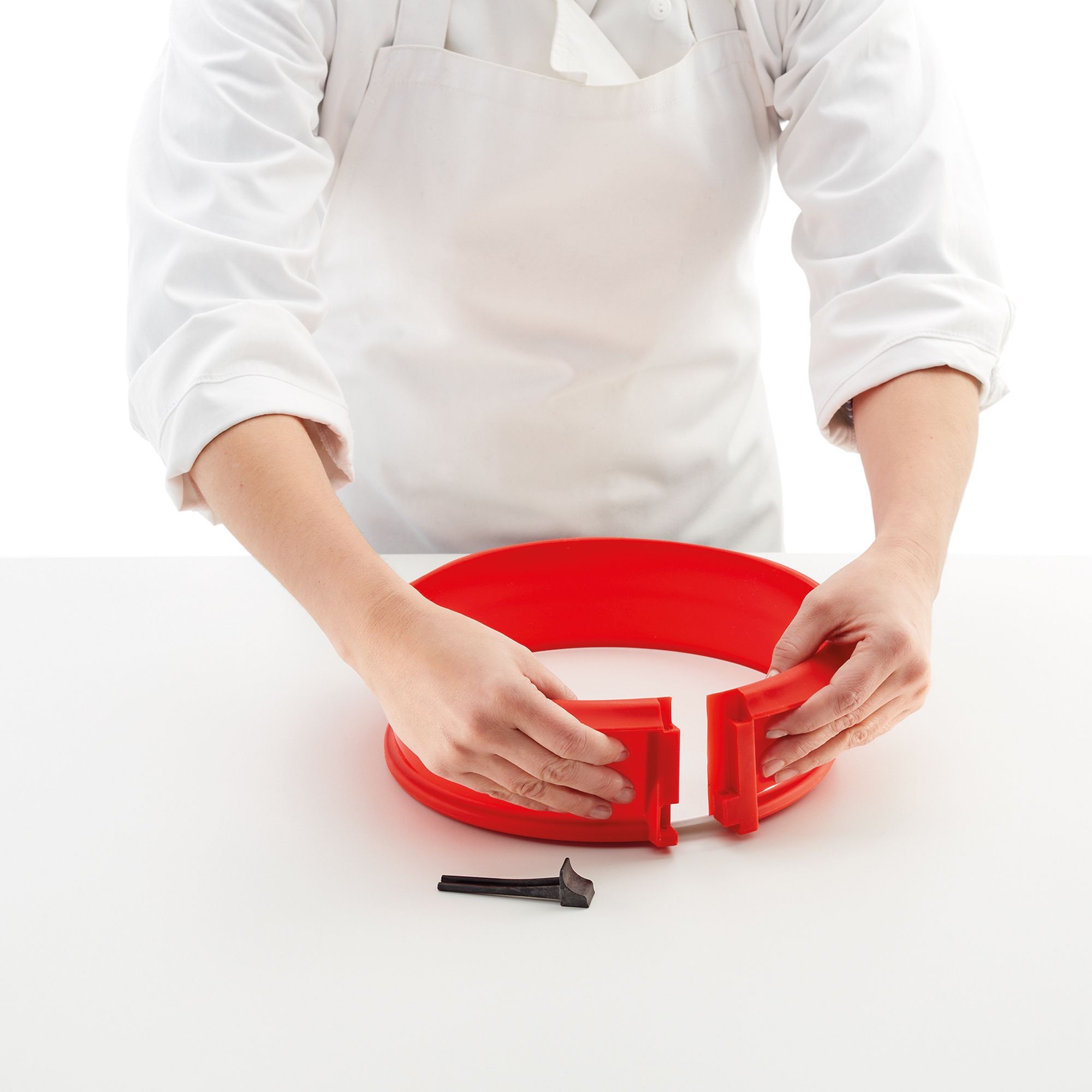 Lékué - springform pan with serving plate, 23 cm red