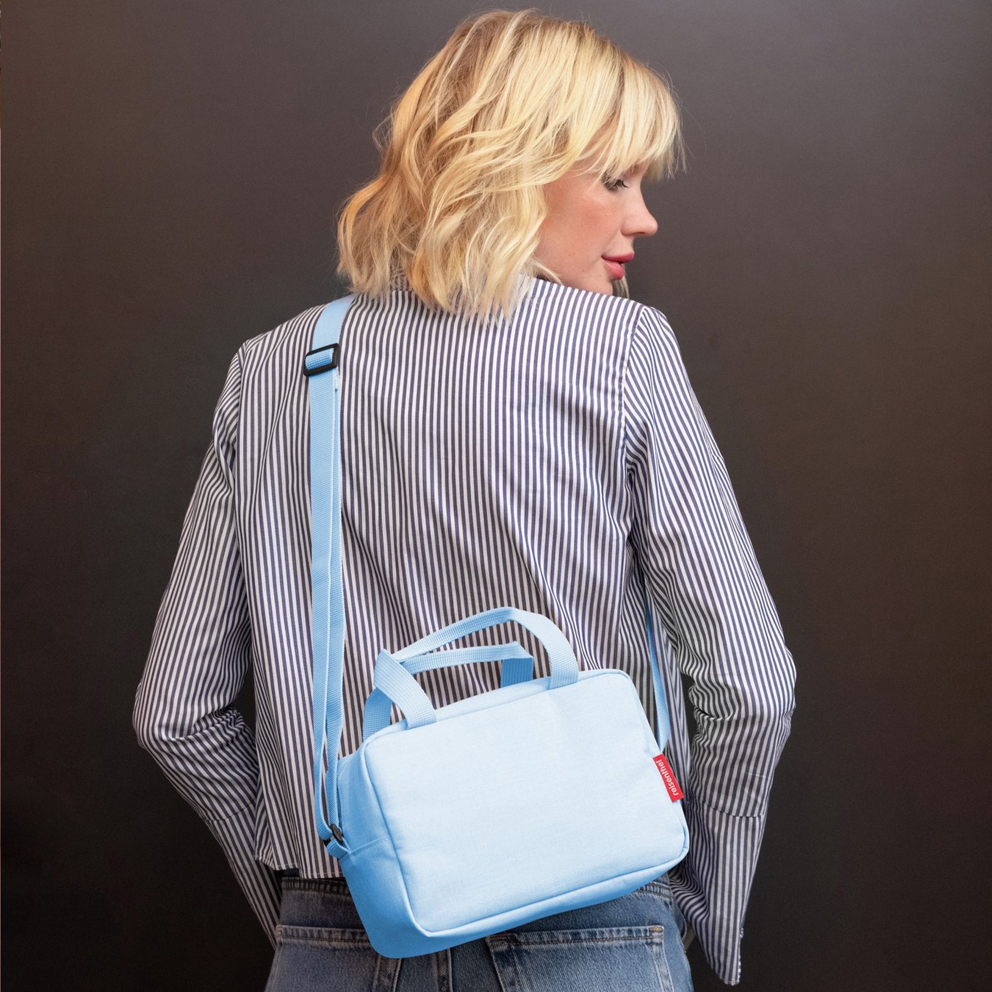 reisenthel - coolerbag to-go - twist powder blue reisenthel - coolerbag to-go - twist powder blue