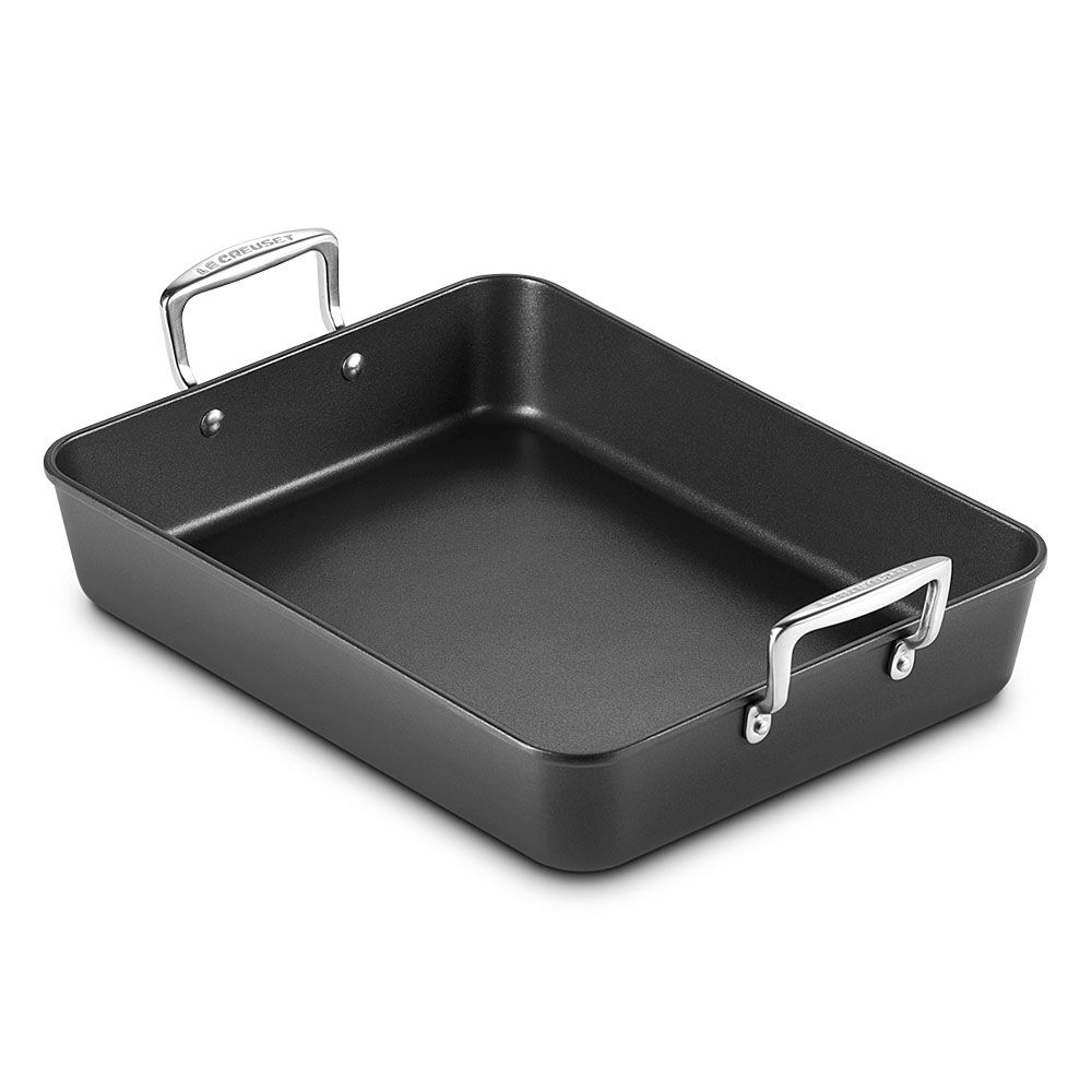 Le Creuset - Toughened Non-Stick Rectangular Roaster - ideal for omelettes, fried eggs or other egg dishes thanks to its compact size Le Creuset - Toughened Non-Stick Rectangular Roaster - ideal for omelettes, fried eggs or other egg dishes thanks to its compact size