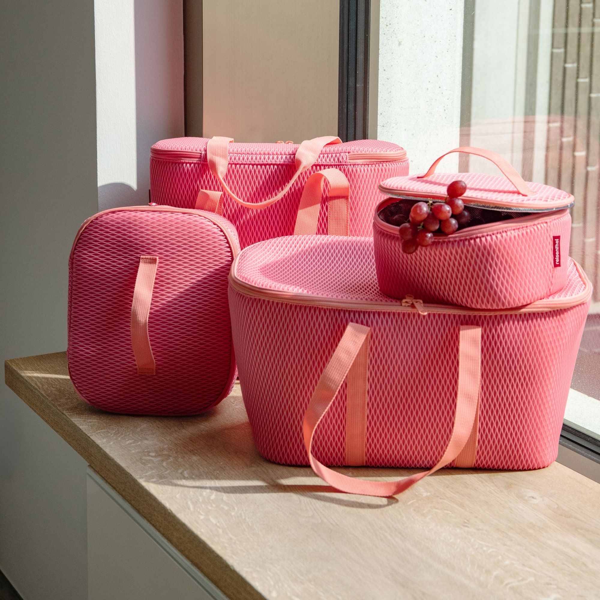 reisenthel - thermoshopper - mesh coral