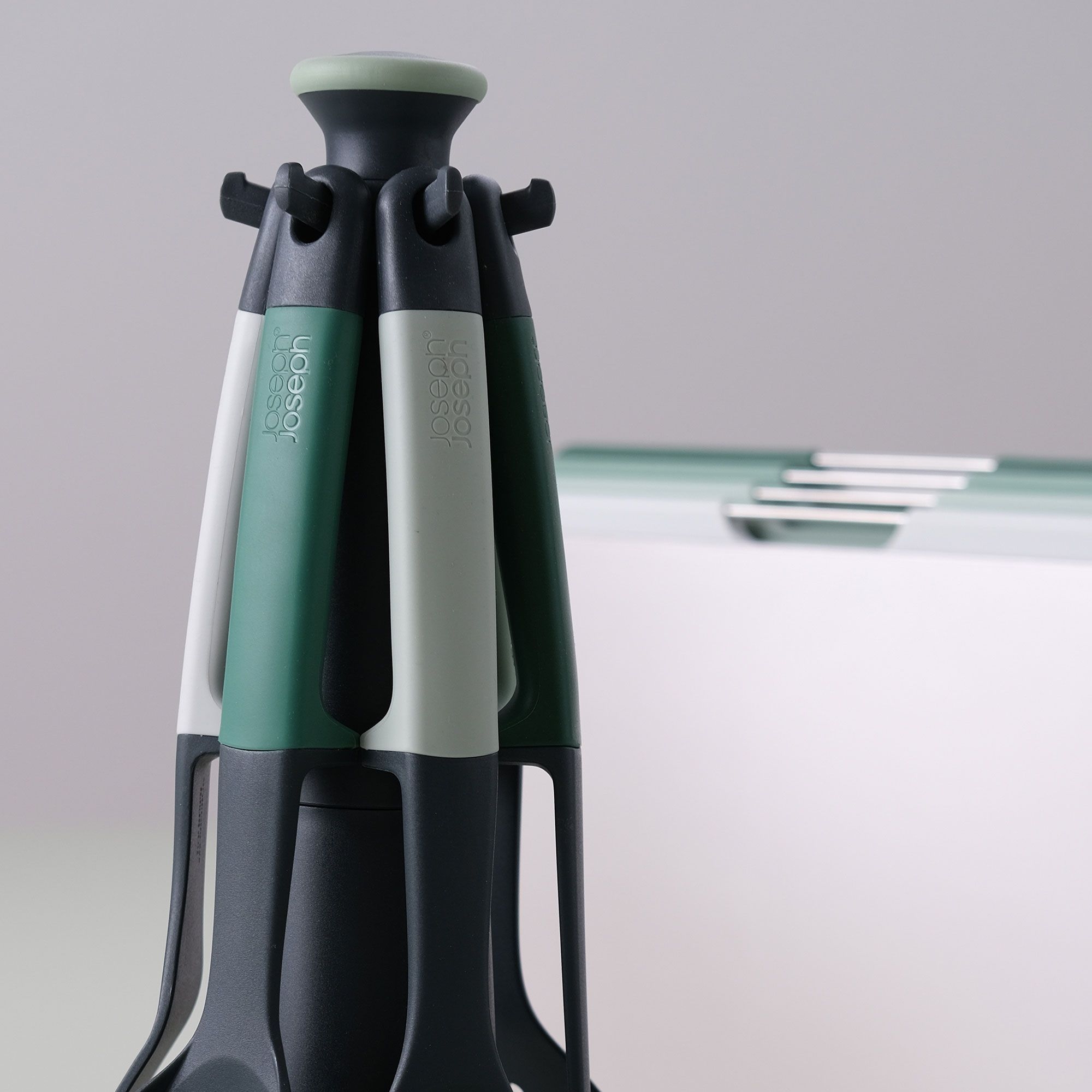 Joseph Joseph - Elevate™ 6-piece utensil set with swivel stand - Sage
