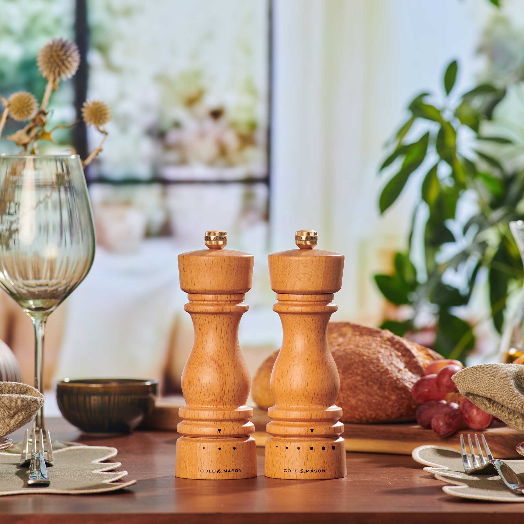COLE & MASON - London Grind Select Pepper and Salt Mill Set - 18 cm | Nature