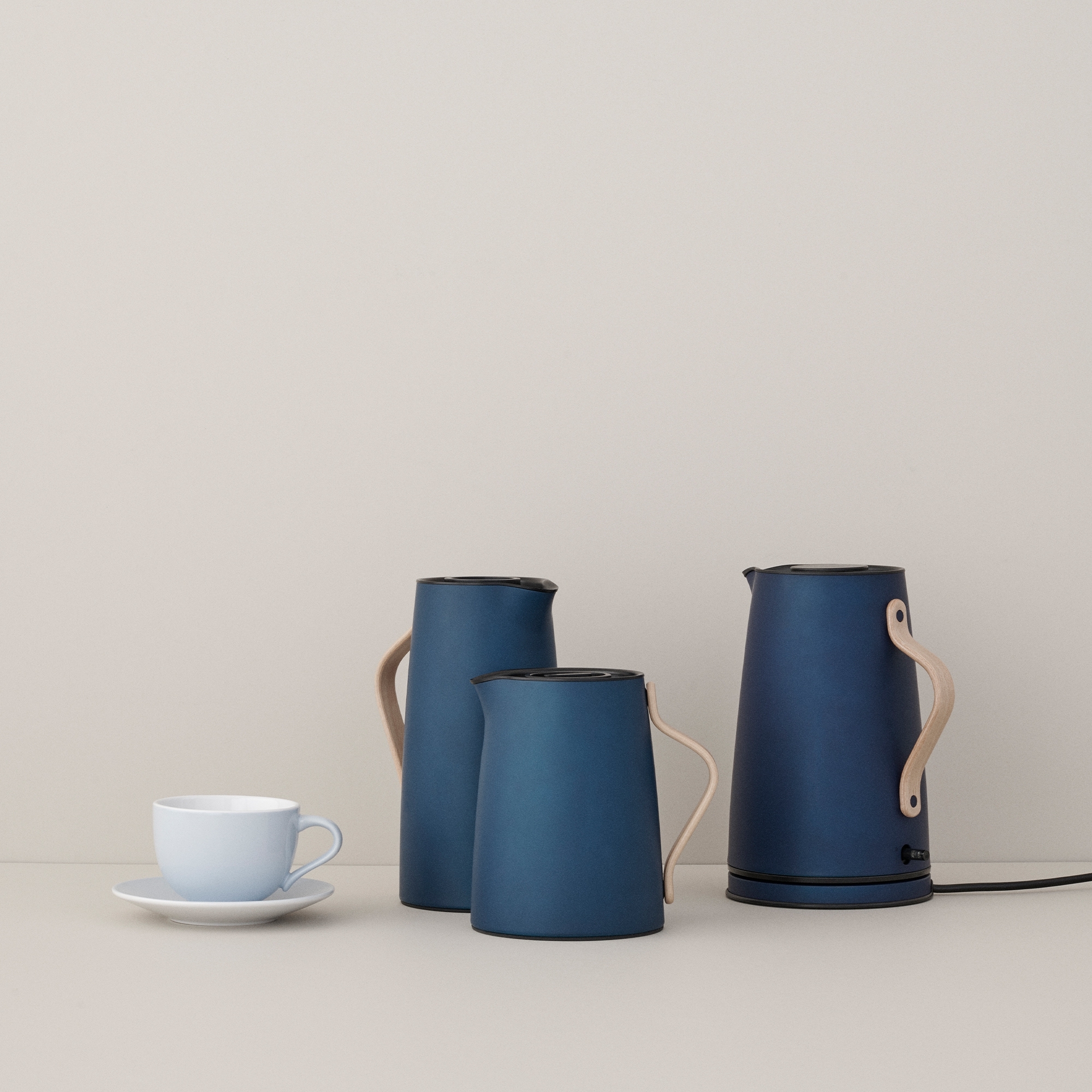 Stelton - Emma - Tea Vacuum Jug 1 L - dark blue