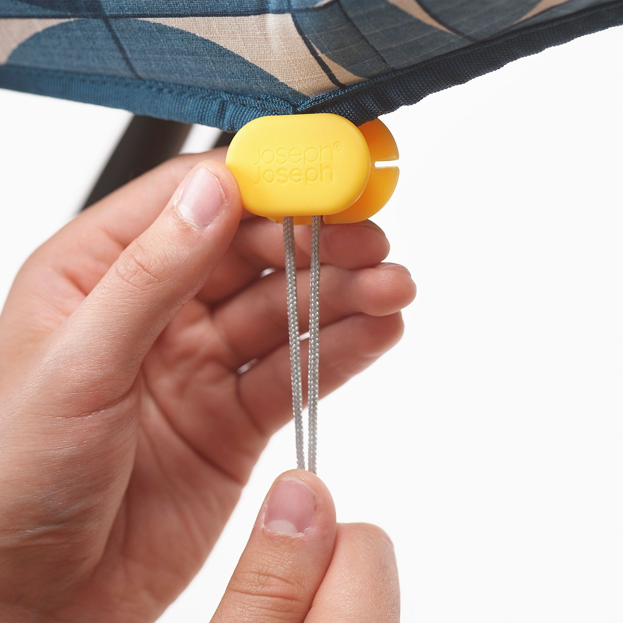 Joseph Joseph - Flexa™ Easy-fit Bügeltischbezug - 124 x 37 - 45 cm Joseph Joseph - Flexa™ Easy-fit Bügeltischbezug - 124 x 37 - 45 cm