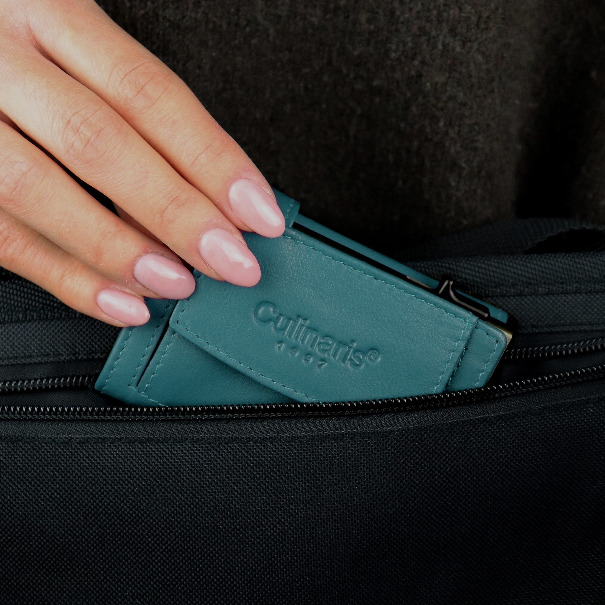 Card Case with Coin Pocket - Turquoise | Culinaris