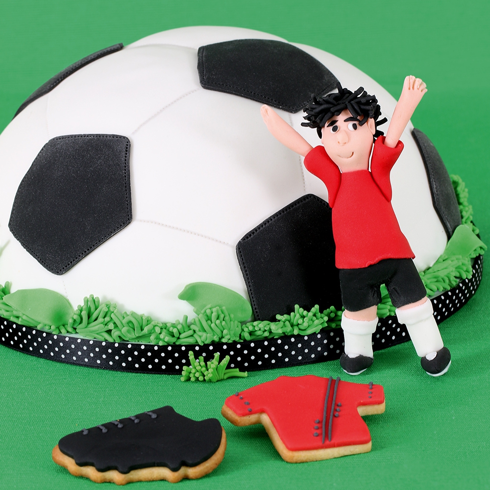 Städter - Cake mould Pepe the football - ø 22 / H 11 cm - with pentagon cutter
