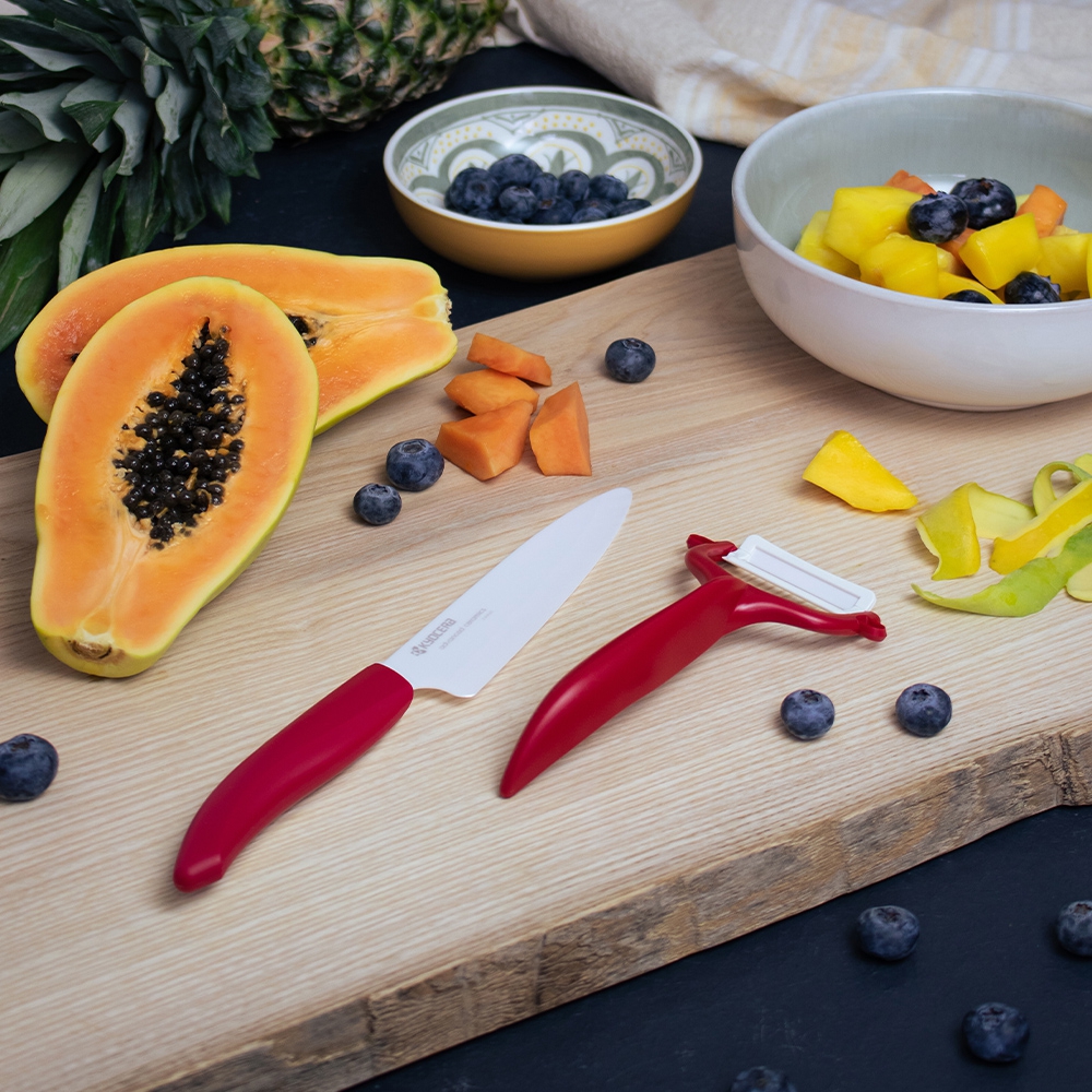 Kyocera - Fruit and vegetable knife 11 cm Red