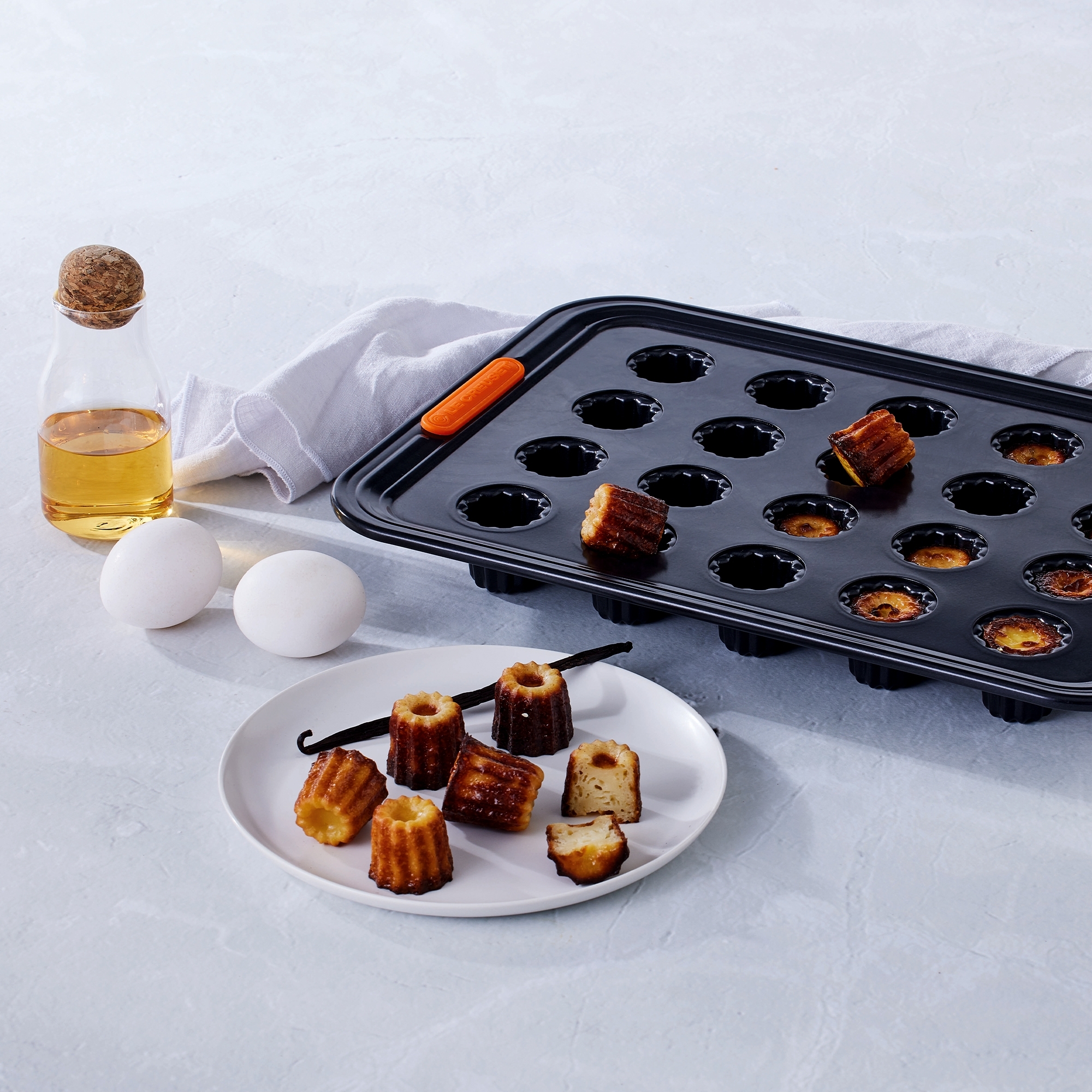 Le Creuset - Mini Cannelé Tray 20 Le Creuset - Mini Cannelé Tray 20