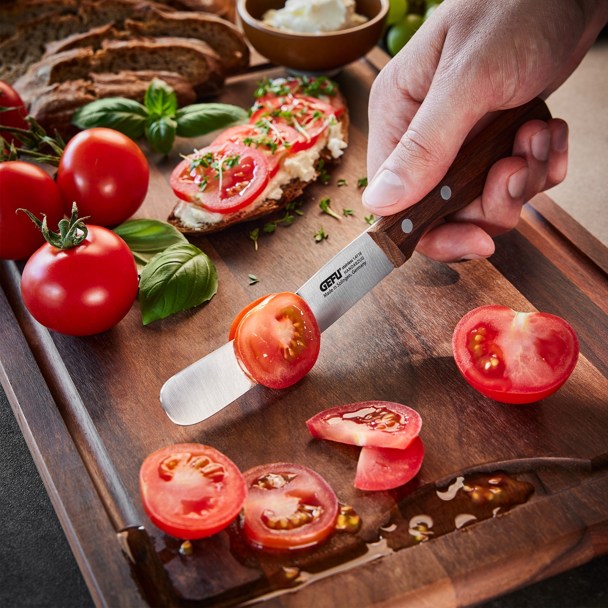 Gefu - Humped knife STULLE walnut wood 11cm Gefu - Humped knife STULLE walnut wood 11cm